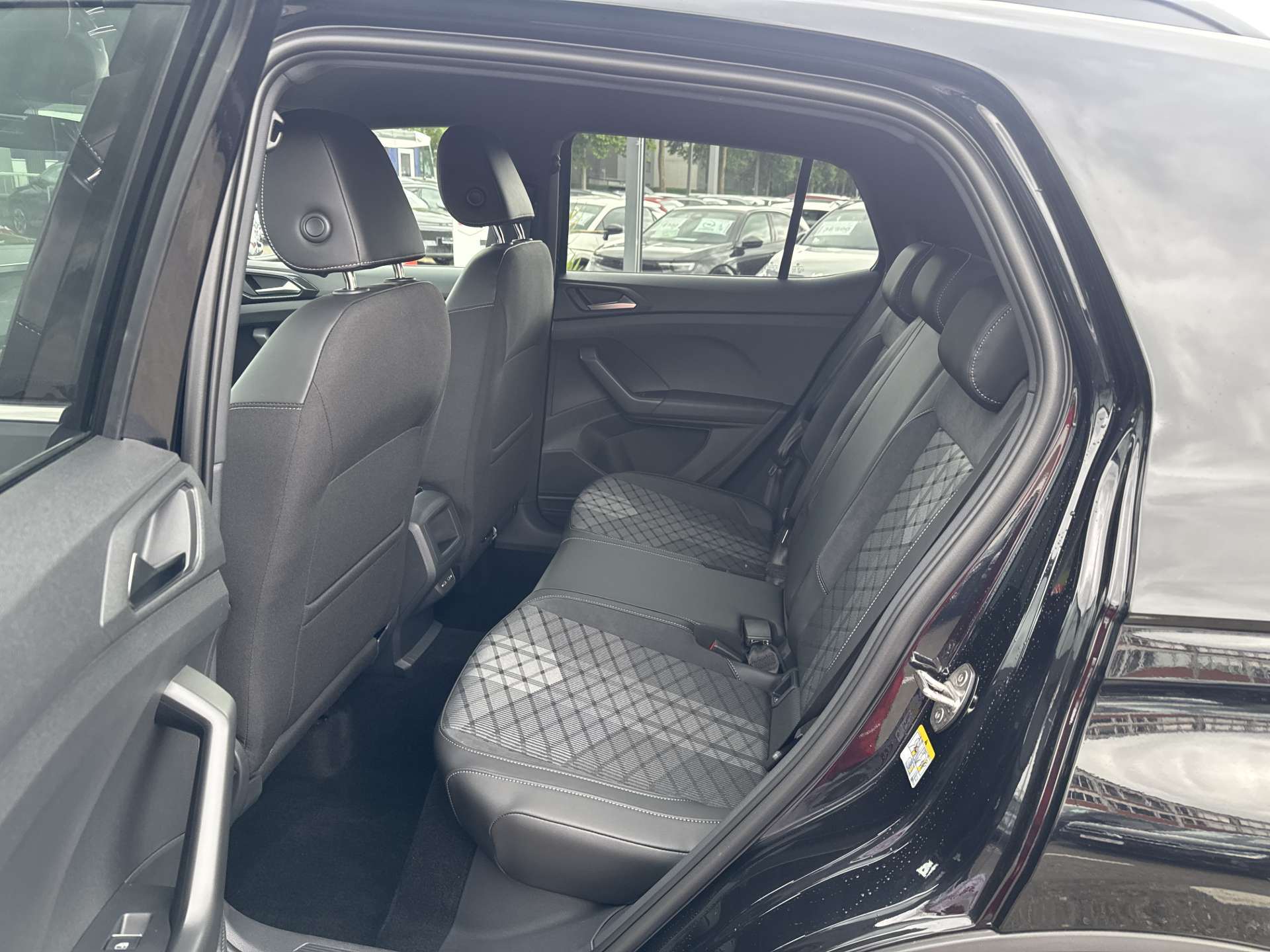 VW T-Cross 1.5 TSi EVO ACT R-Line DSG-Automat-image-6