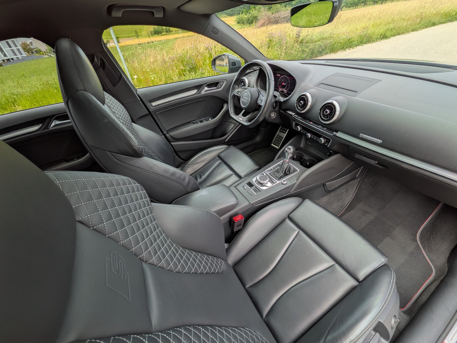 AUDI S3 Limousine 2.0 TFSI quattro S-tronic-image-14