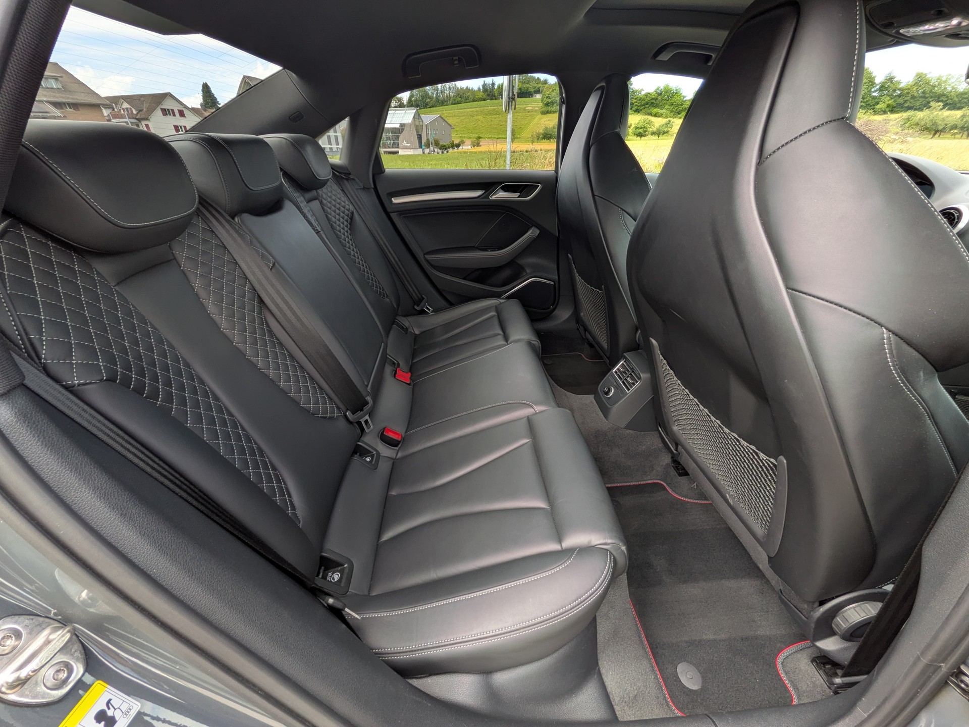 AUDI S3 Limousine 2.0 TFSI quattro S-tronic-image-17
