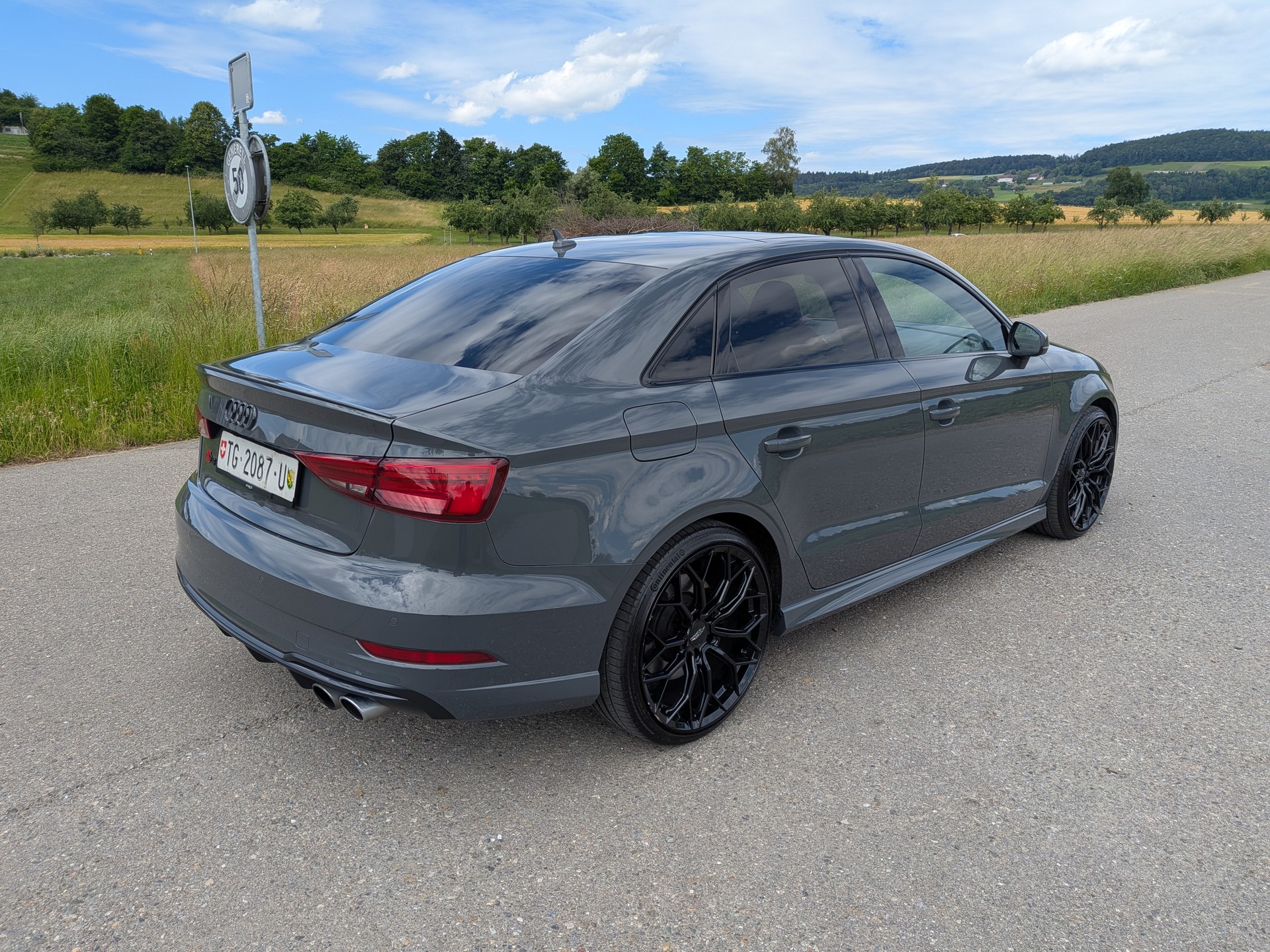AUDI S3 Limousine 2.0 TFSI quattro S-tronic-image-10
