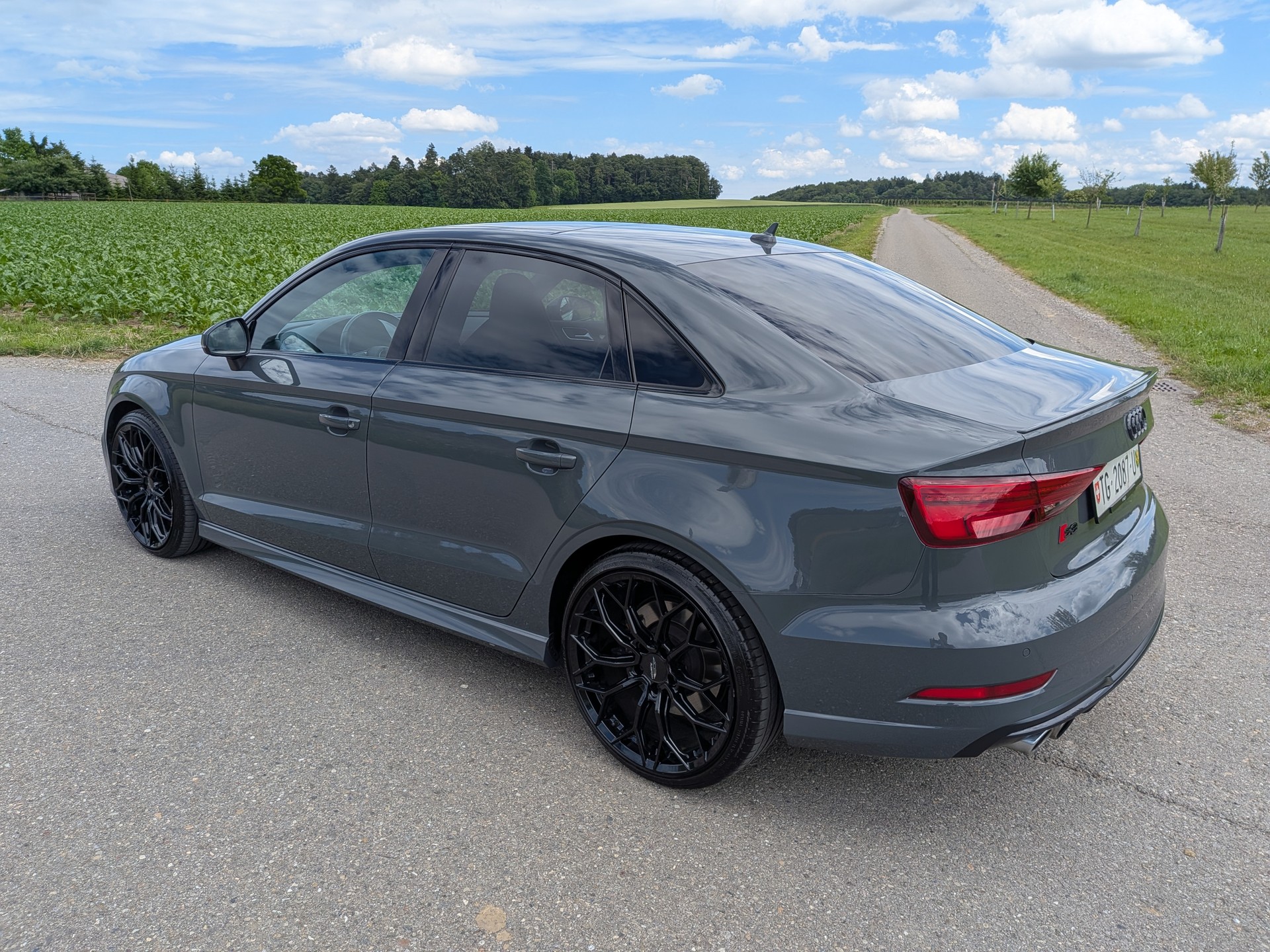 AUDI S3 Limousine 2.0 TFSI quattro S-tronic-image-9