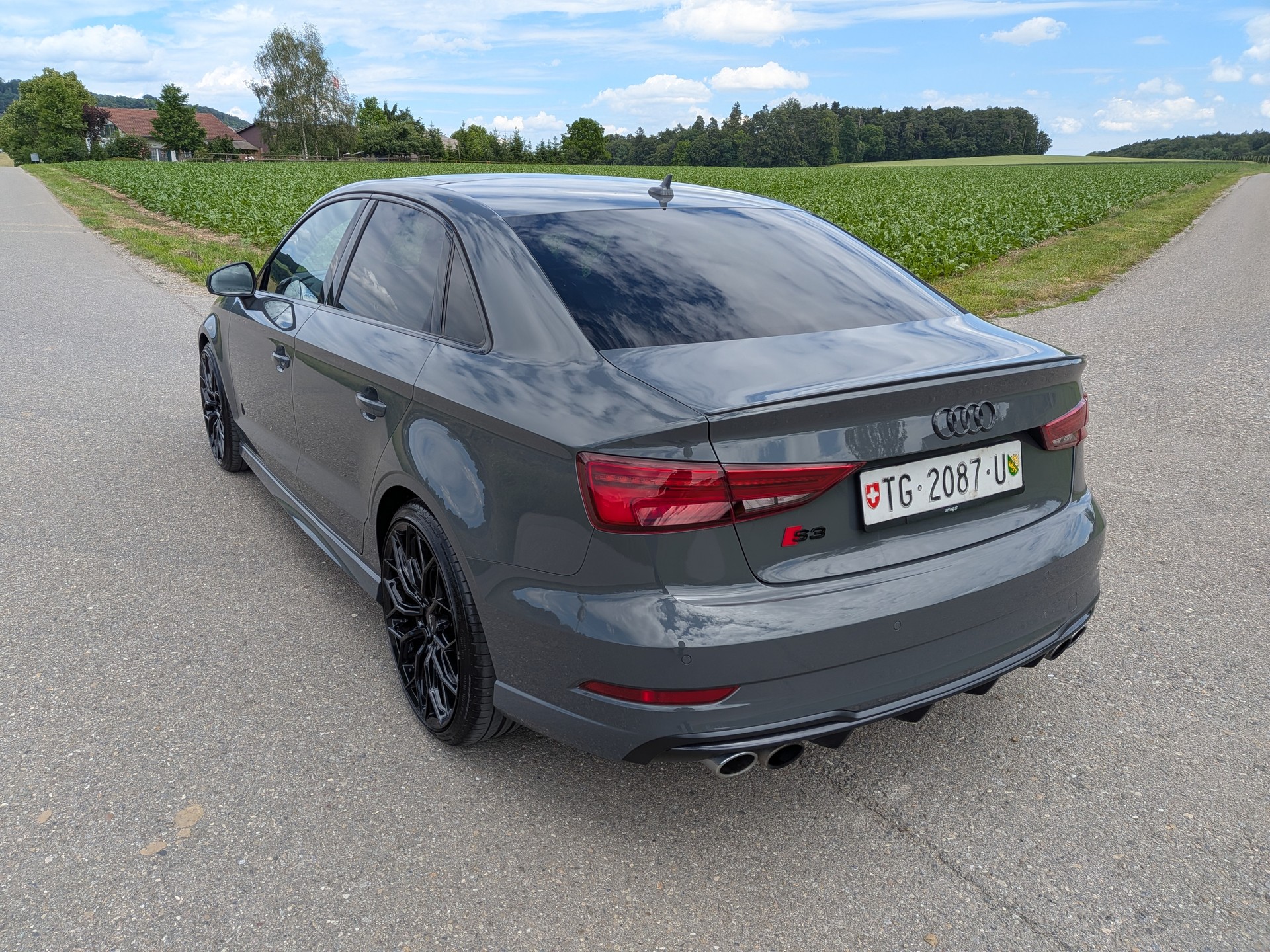 AUDI S3 Limousine 2.0 TFSI quattro S-tronic-image-11