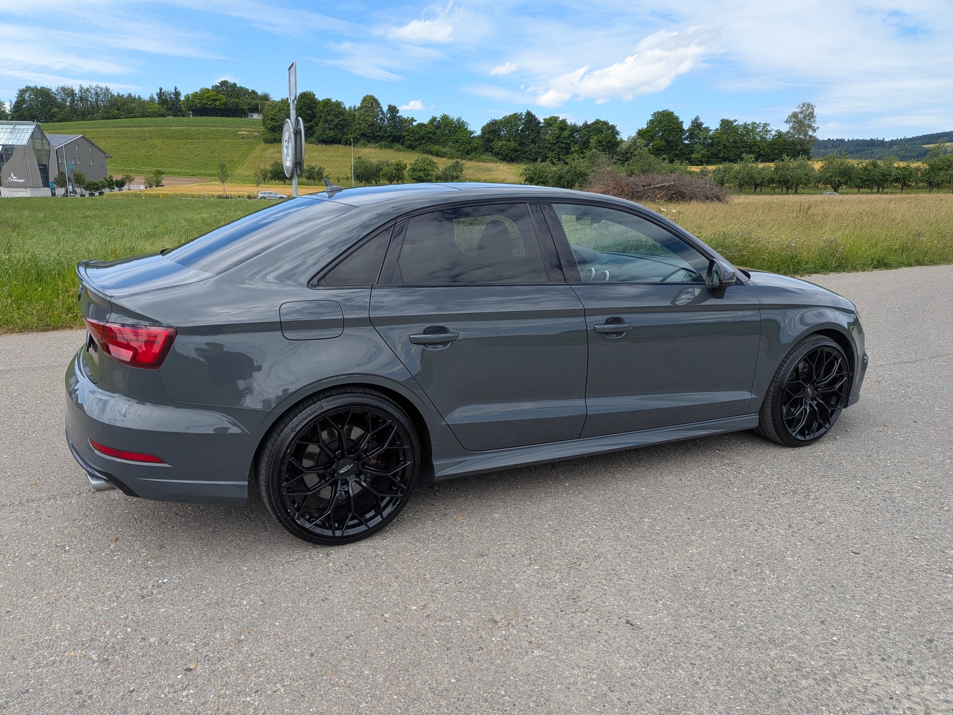 AUDI S3 Limousine 2.0 TFSI quattro S-tronic-image-8