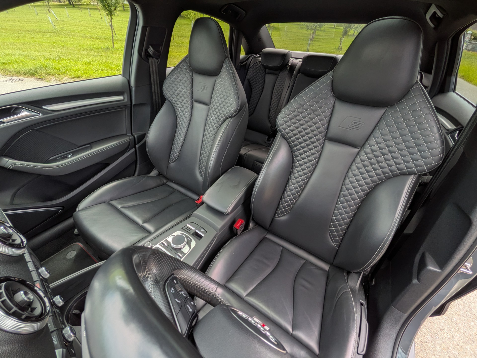 AUDI S3 Limousine 2.0 TFSI quattro S-tronic-image-13