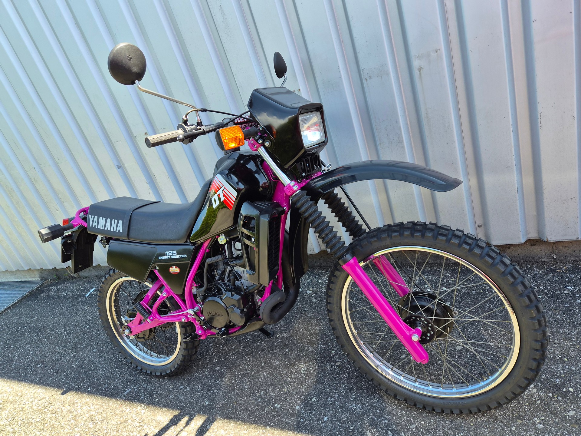 YAMAHA DT 125 LC-showroom-element-1