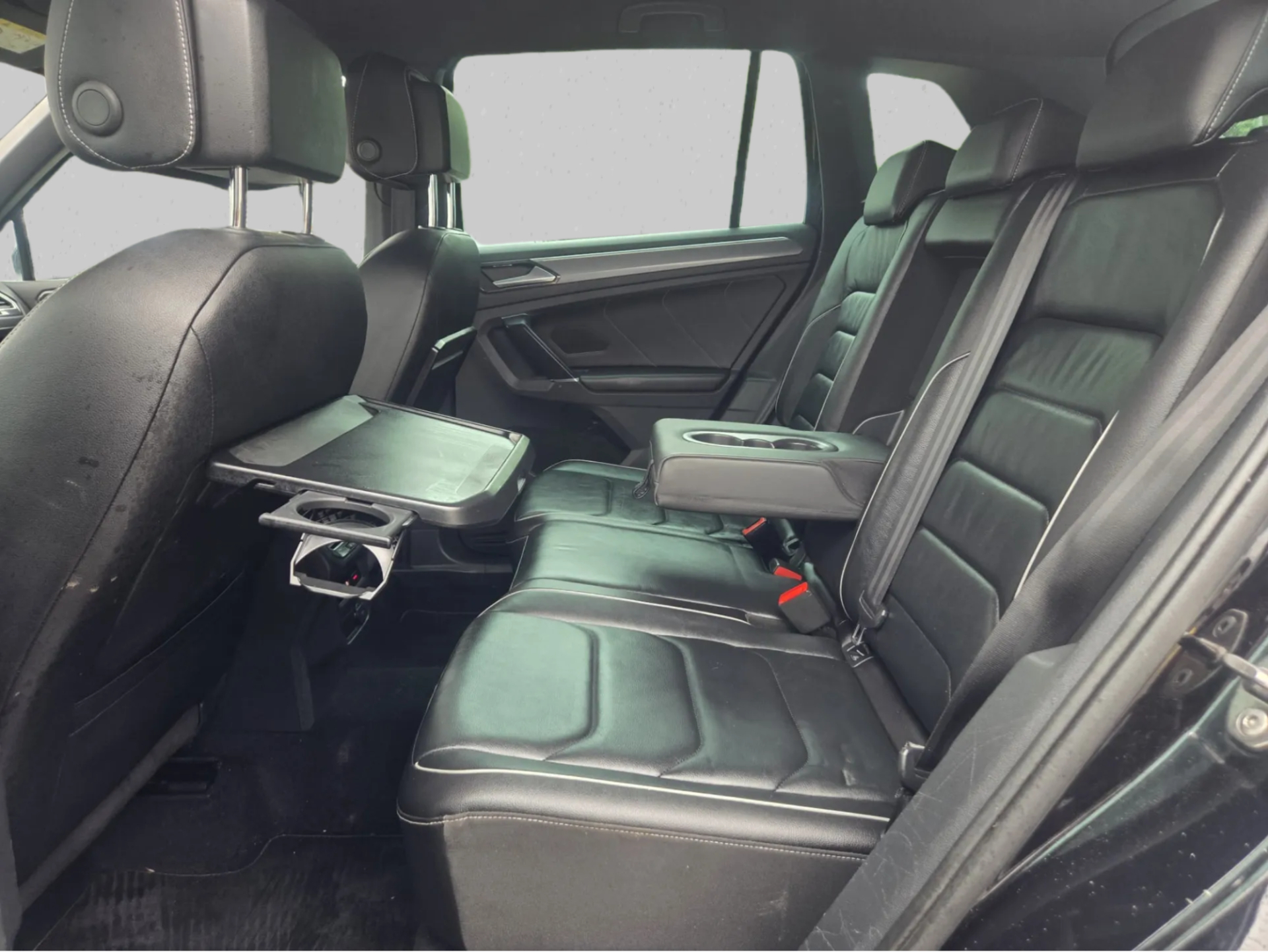 VW Tiguan 2.0TSI Highline 4Motion DSG ** R-Line **-image-4