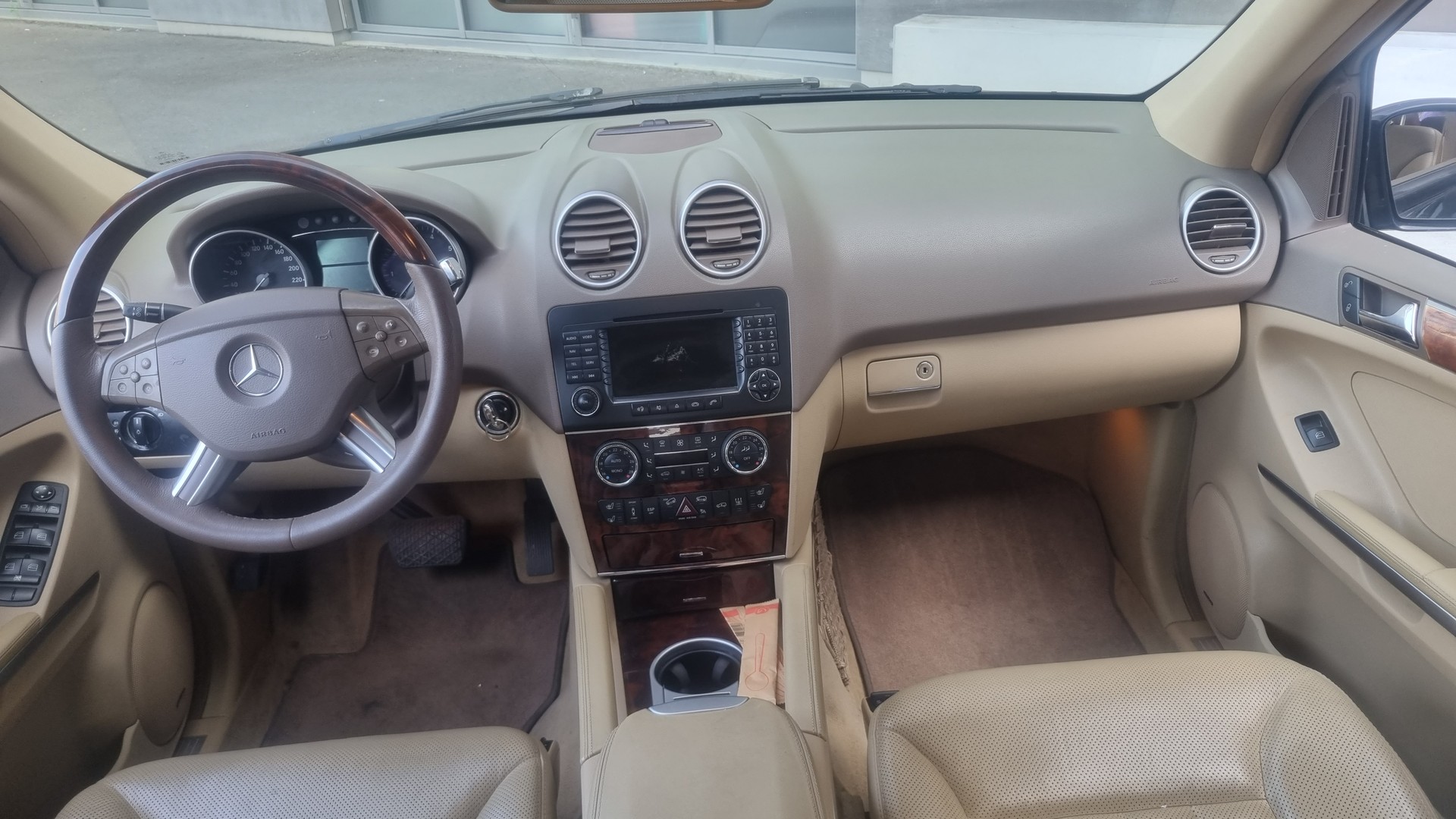 MERCEDES-BENZ ML 500 4Matic Edition 7G-Tronic-image-12