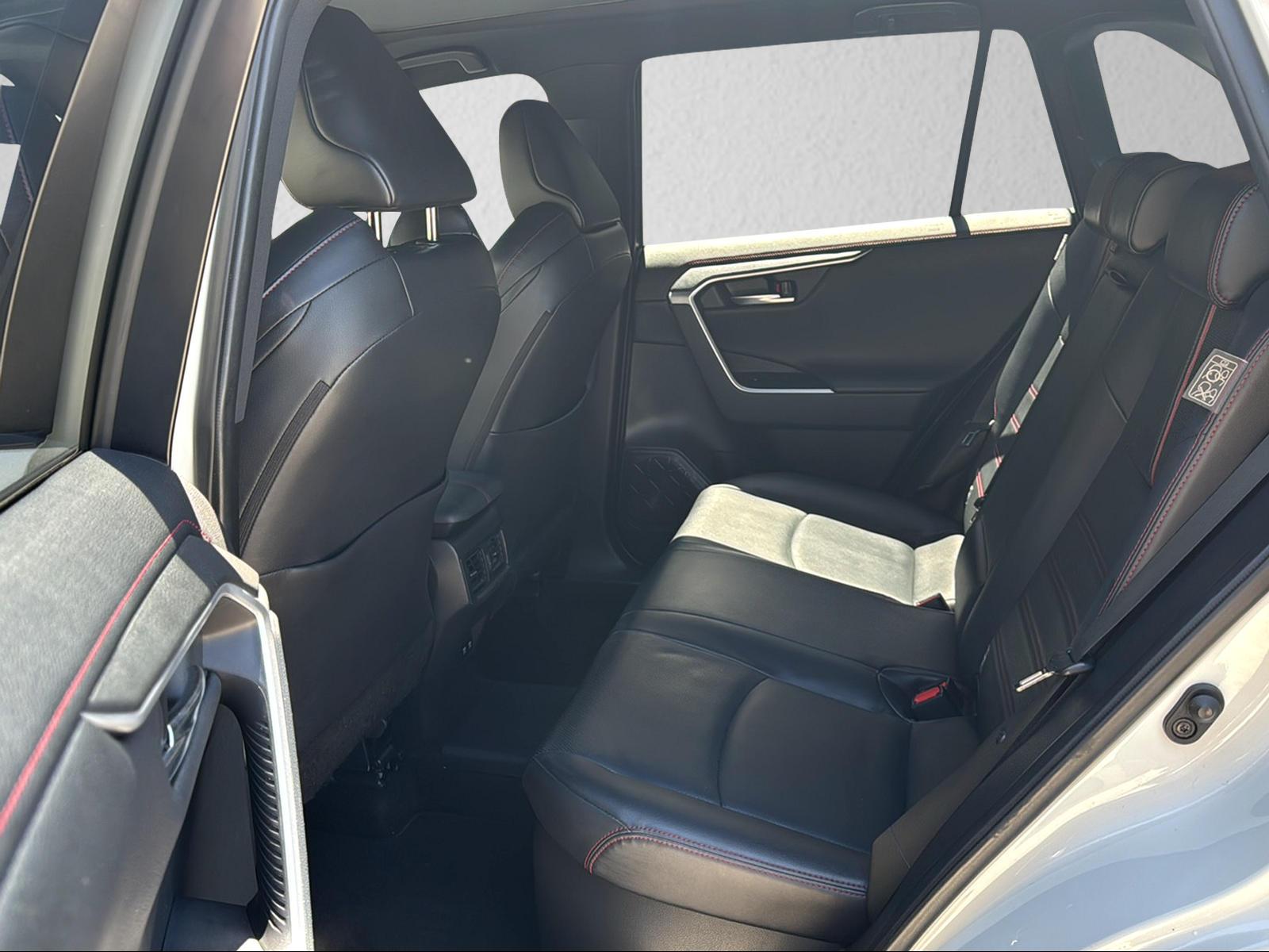 TOYOTA RAV4 2.5 Plug-In-Hybrid Platinum-image-7