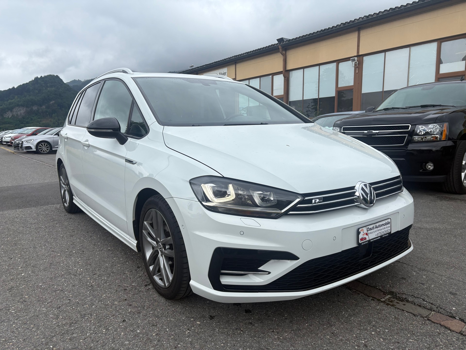 VW Golf Sportsvan 1.4 TSI Allstar R-Line DSG-image-2