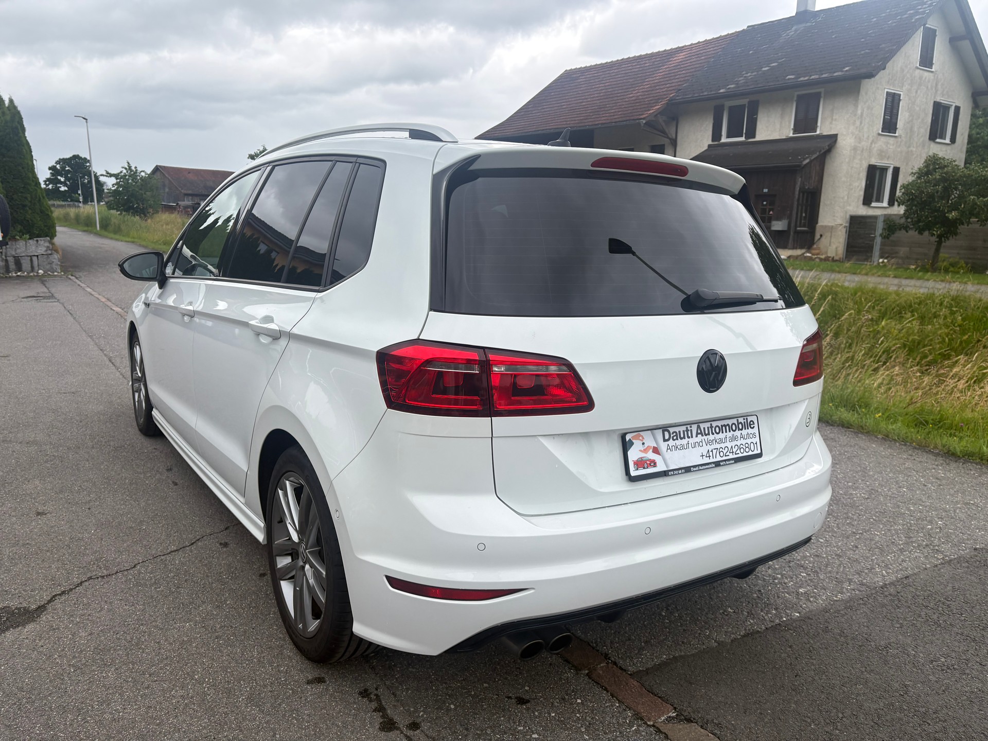 VW Golf Sportsvan 1.4 TSI Allstar R-Line DSG-image-4