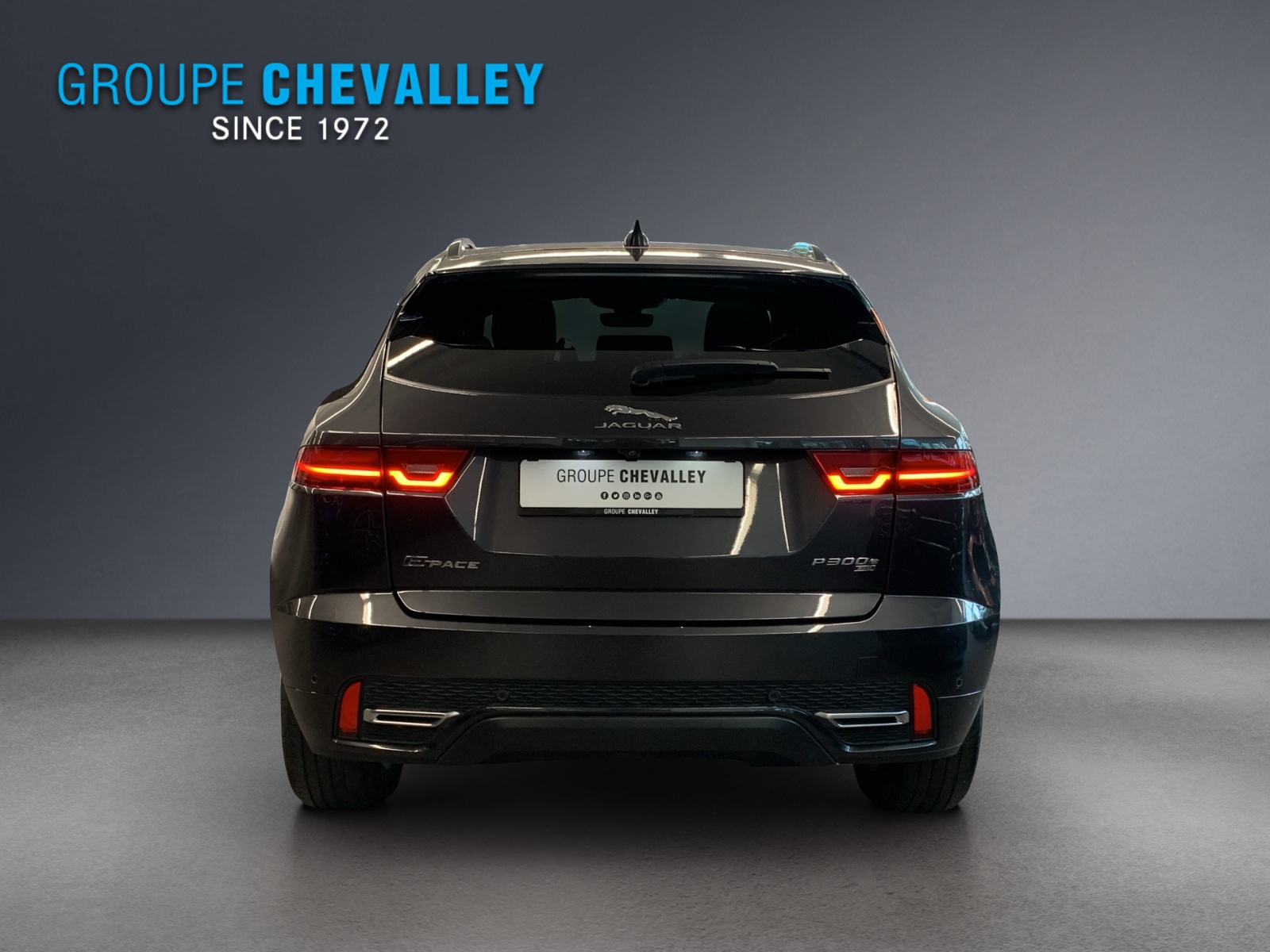 JAGUAR E-Pace 1.5 P300e AWD S-image-4