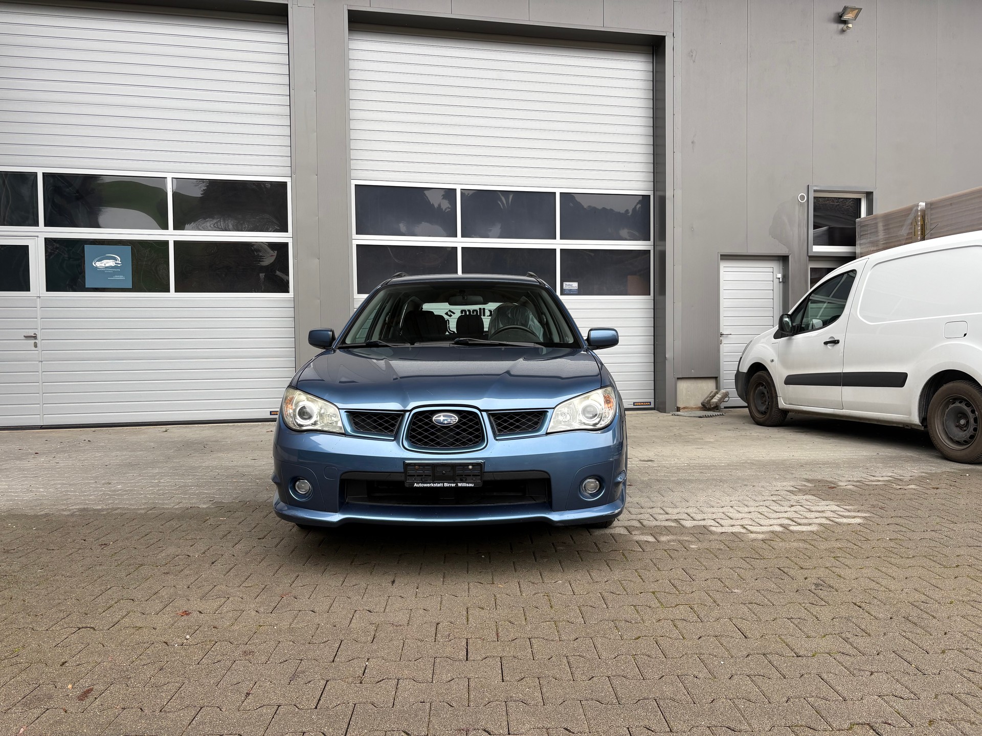 SUBARU Impreza 1.5R Swiss De Luxe-image-2