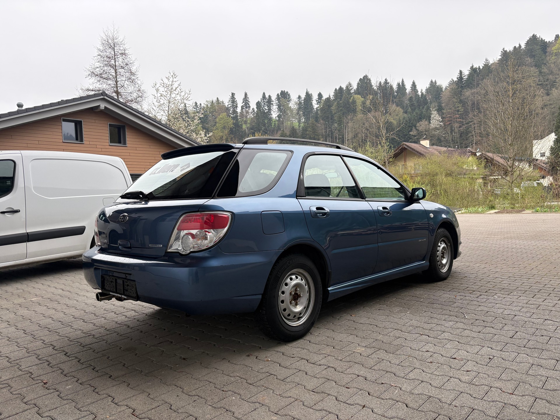 SUBARU Impreza 1.5R Swiss De Luxe-image-4