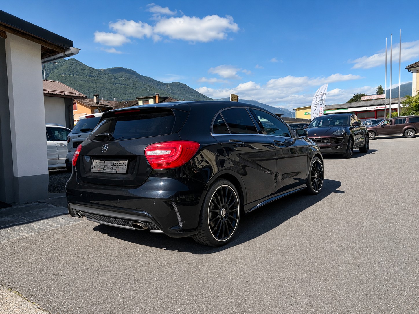 MERCEDES-BENZ A 200 AMG Line-image-2