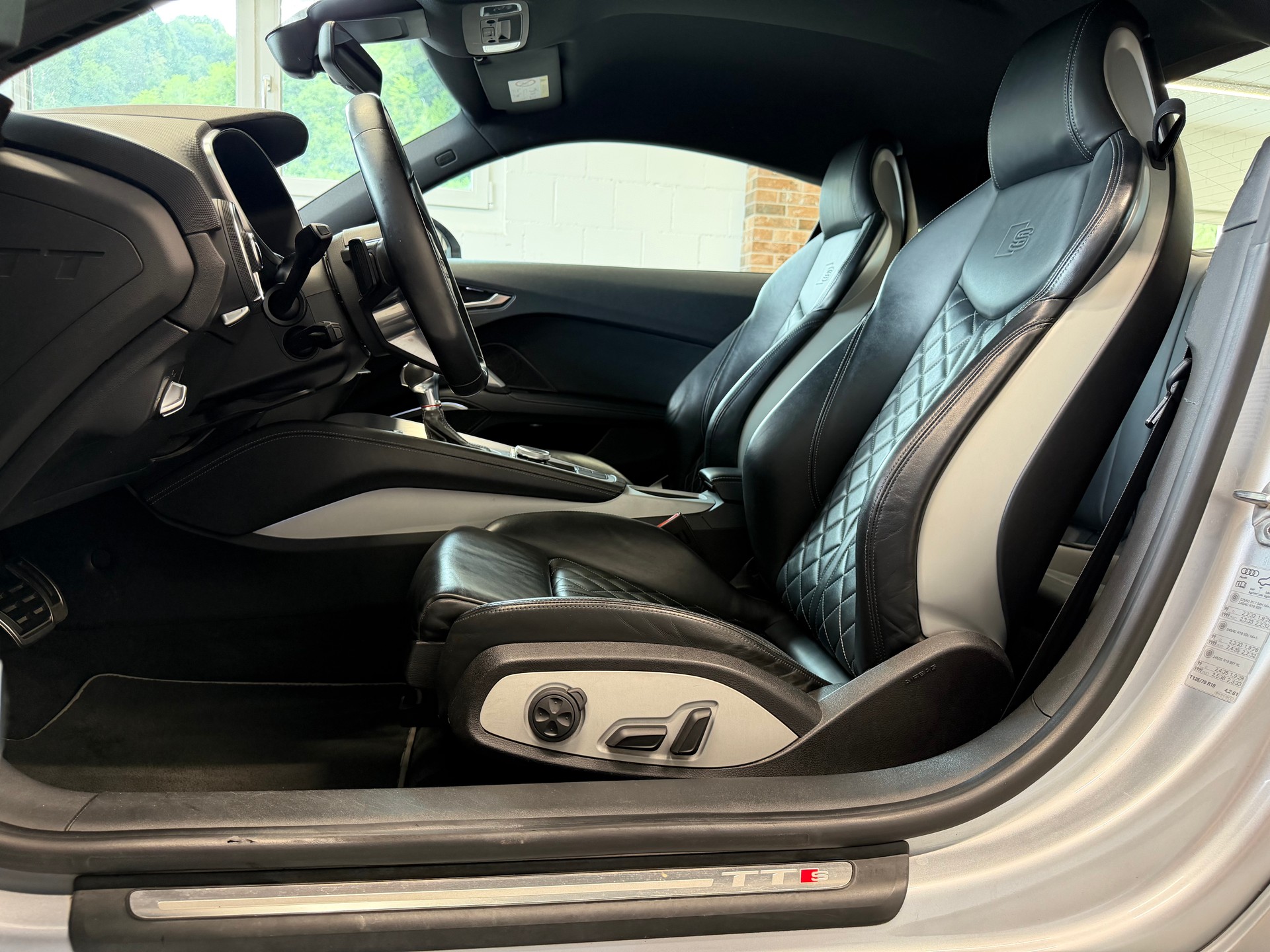 AUDI TTS Coupé 2.0 TFSI quattro S-tronic-image-8