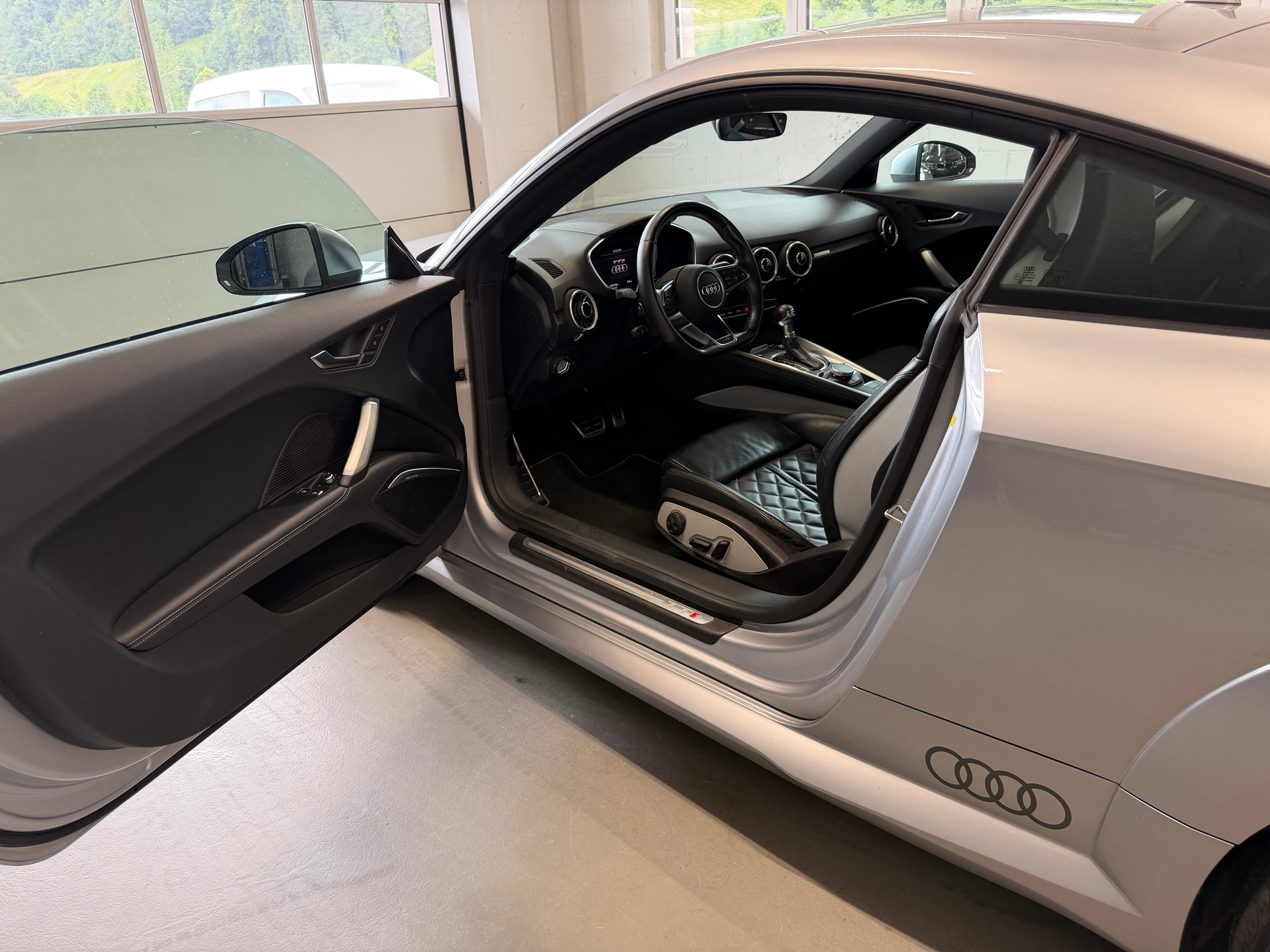 AUDI TTS Coupé 2.0 TFSI quattro S-tronic-image-7