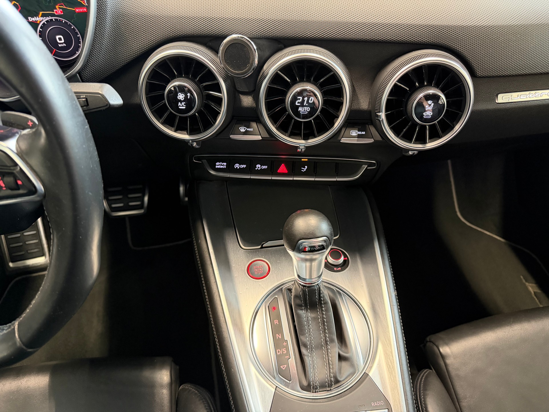 AUDI TTS Coupé 2.0 TFSI quattro S-tronic-image-11