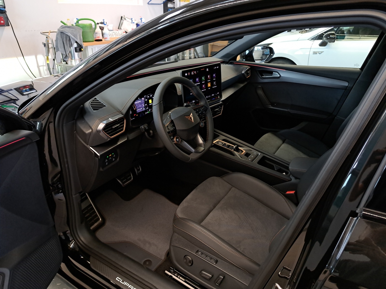 CUPRA Leon ST 2.0 TSI 333 VZ 4Drive-image-18