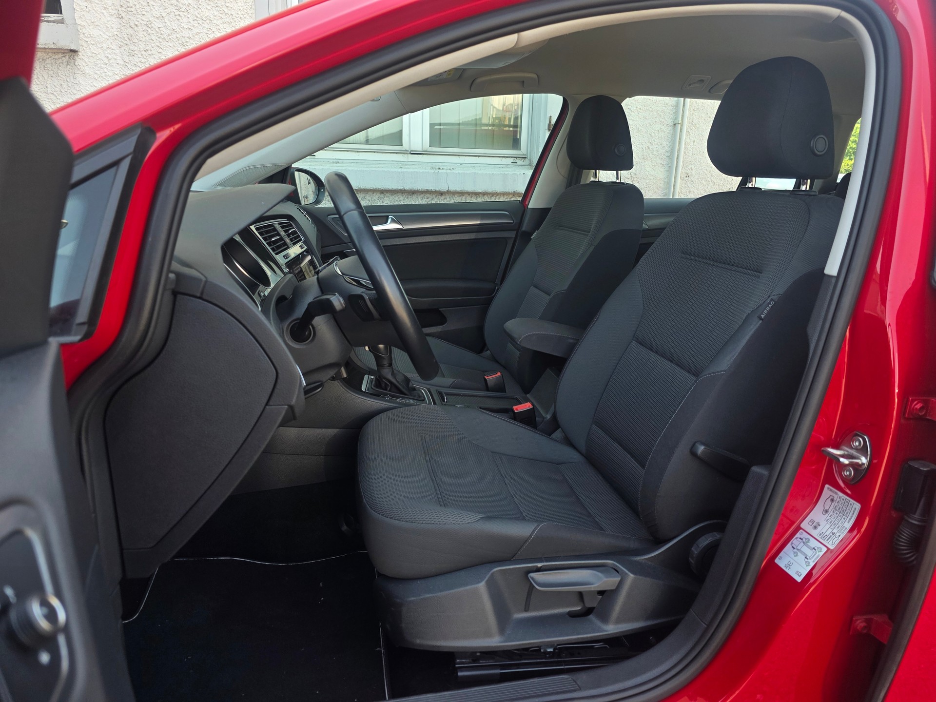 VW Golf Variant 2.0 TDI Comfortline DSG * CH-Fahrzeug * Frisch ab MFK *-image-9
