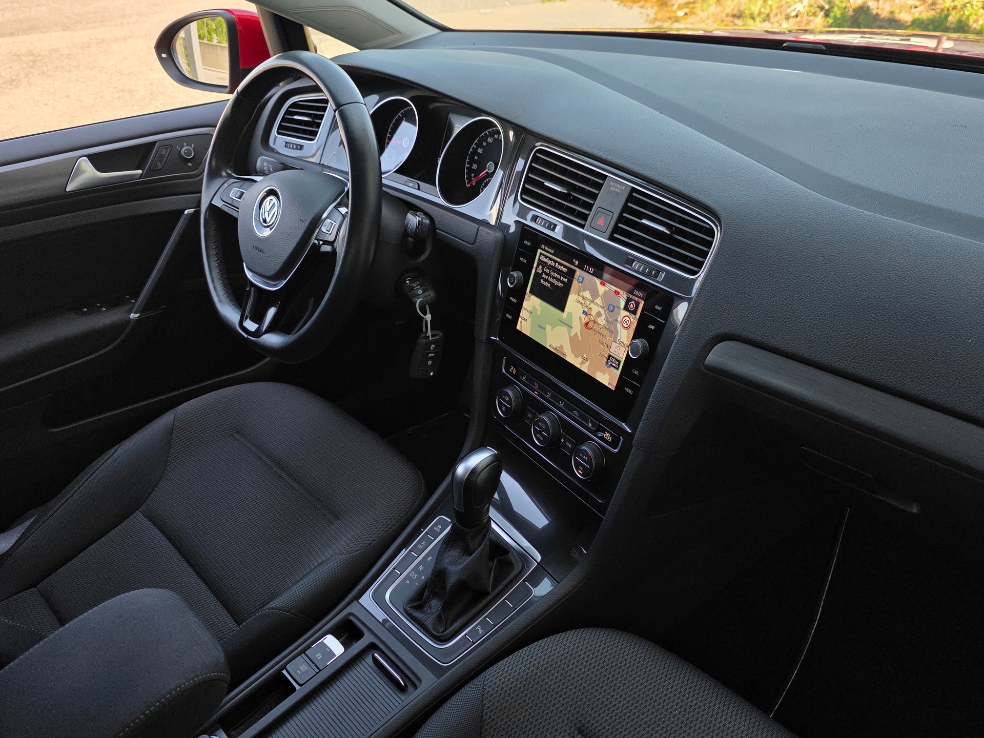 VW Golf Variant 2.0 TDI Comfortline DSG * CH-Fahrzeug * Frisch ab MFK *-image-19