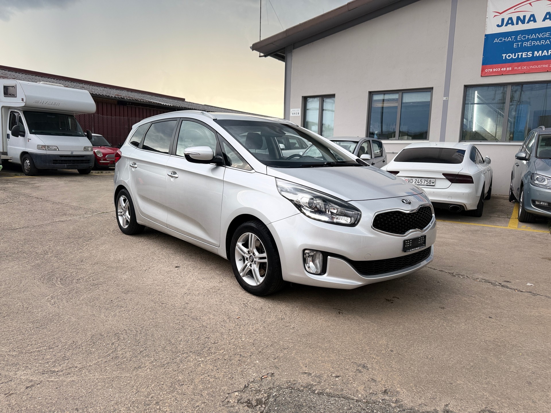 KIA Carens 1.6 GDI Classic-image-6