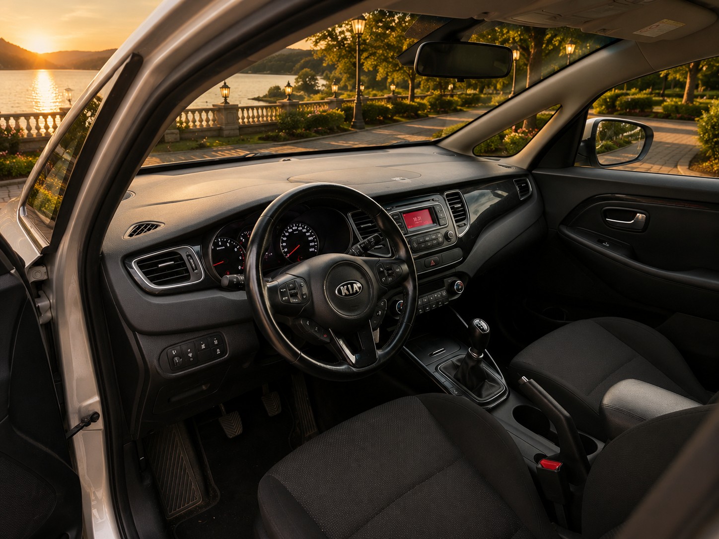 KIA Carens 1.6 GDI Classic-image-3
