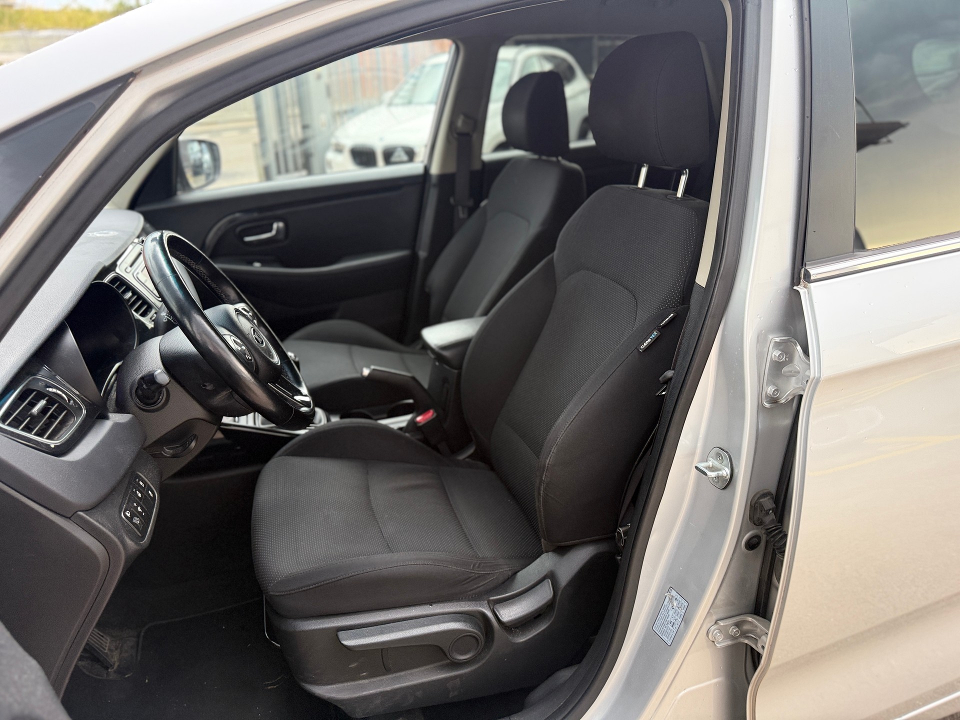 KIA Carens 1.6 GDI Classic-image-12