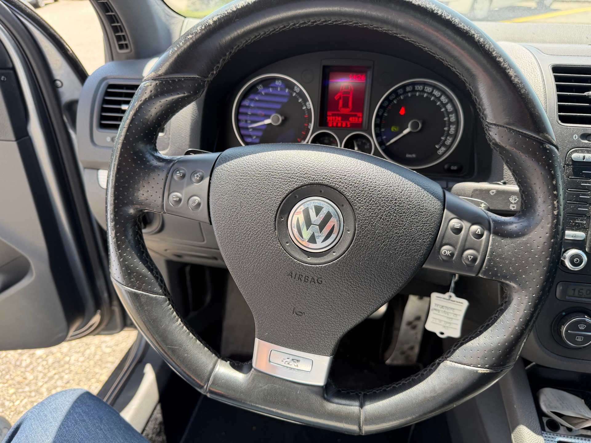VW Golf R32 4Motion-image-7