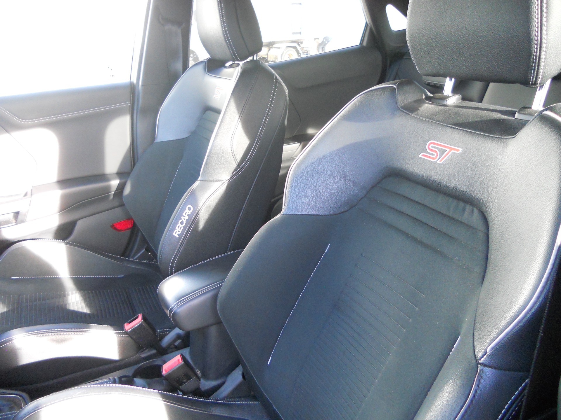 FORD 1.5 EcoB ST X-image-3