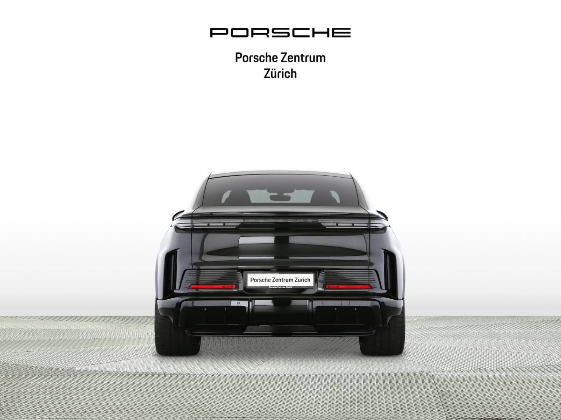 PORSCHE Cayenne Turbo Coupé Electric-image-6