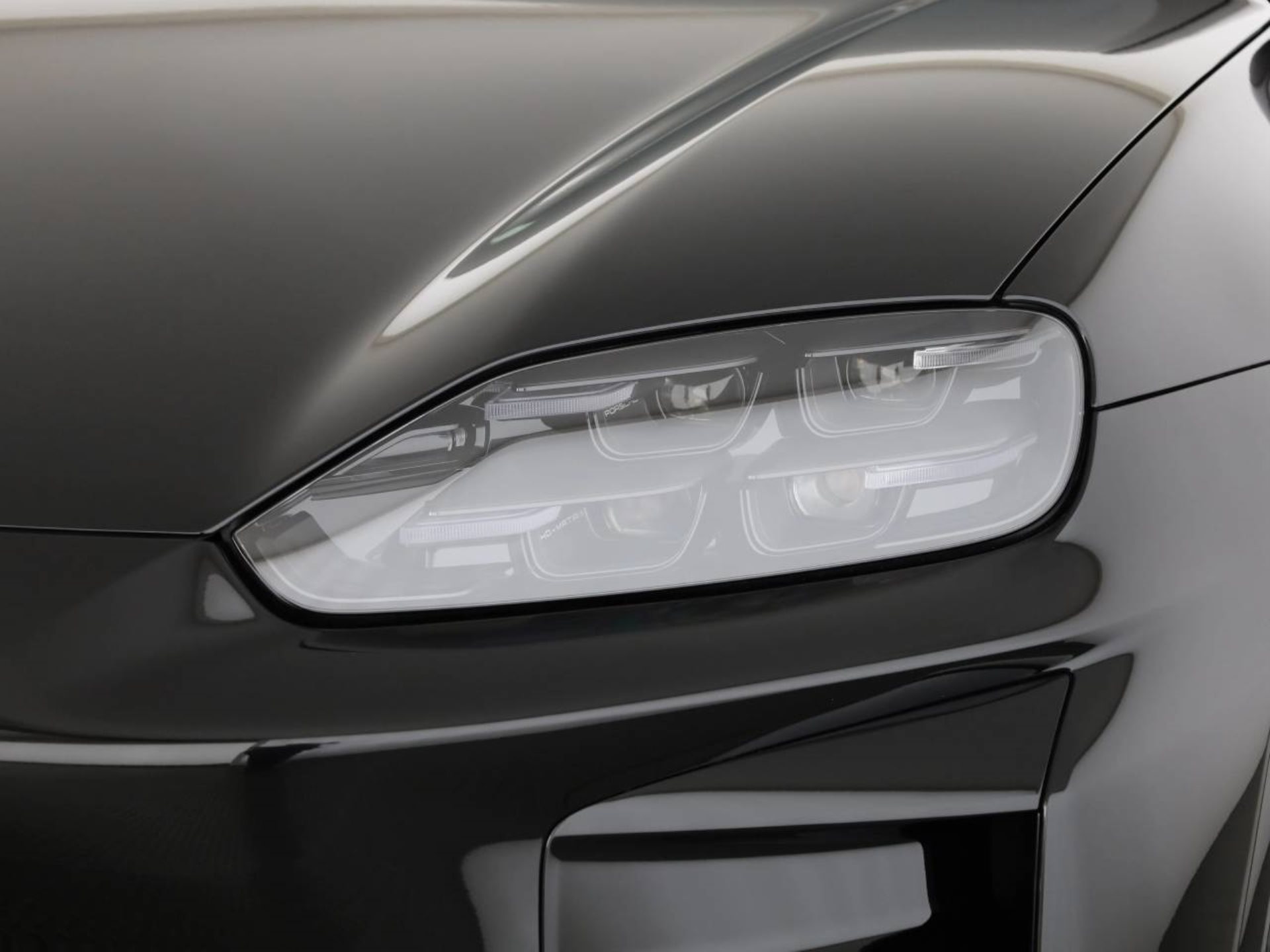 PORSCHE Cayenne Turbo Coupé Electric-image-7