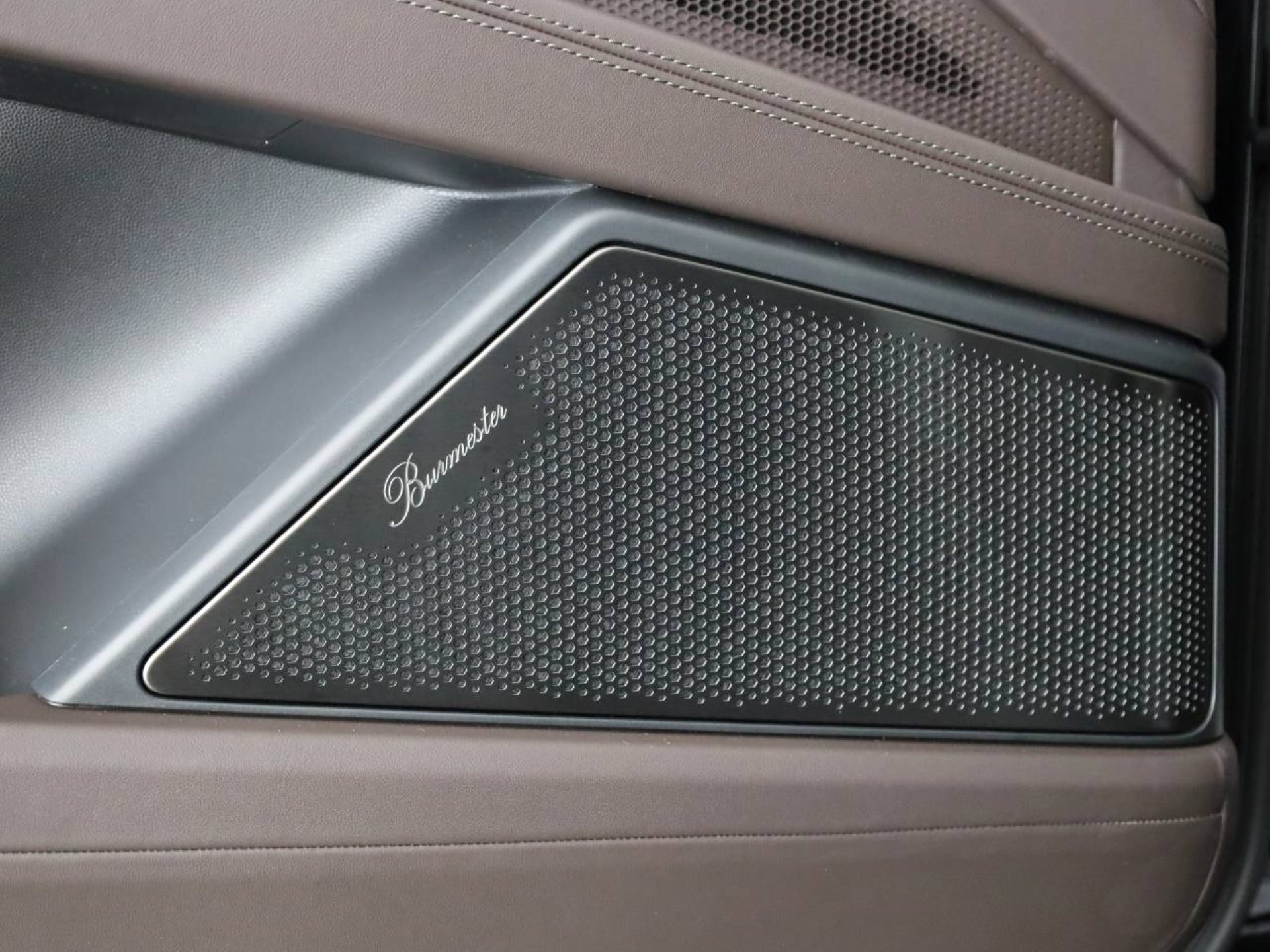 PORSCHE Cayenne Turbo Coupé Electric-image-18