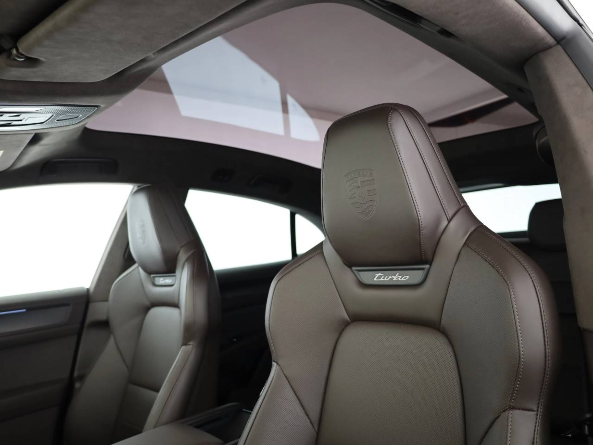 PORSCHE Cayenne Turbo Coupé Electric-image-15