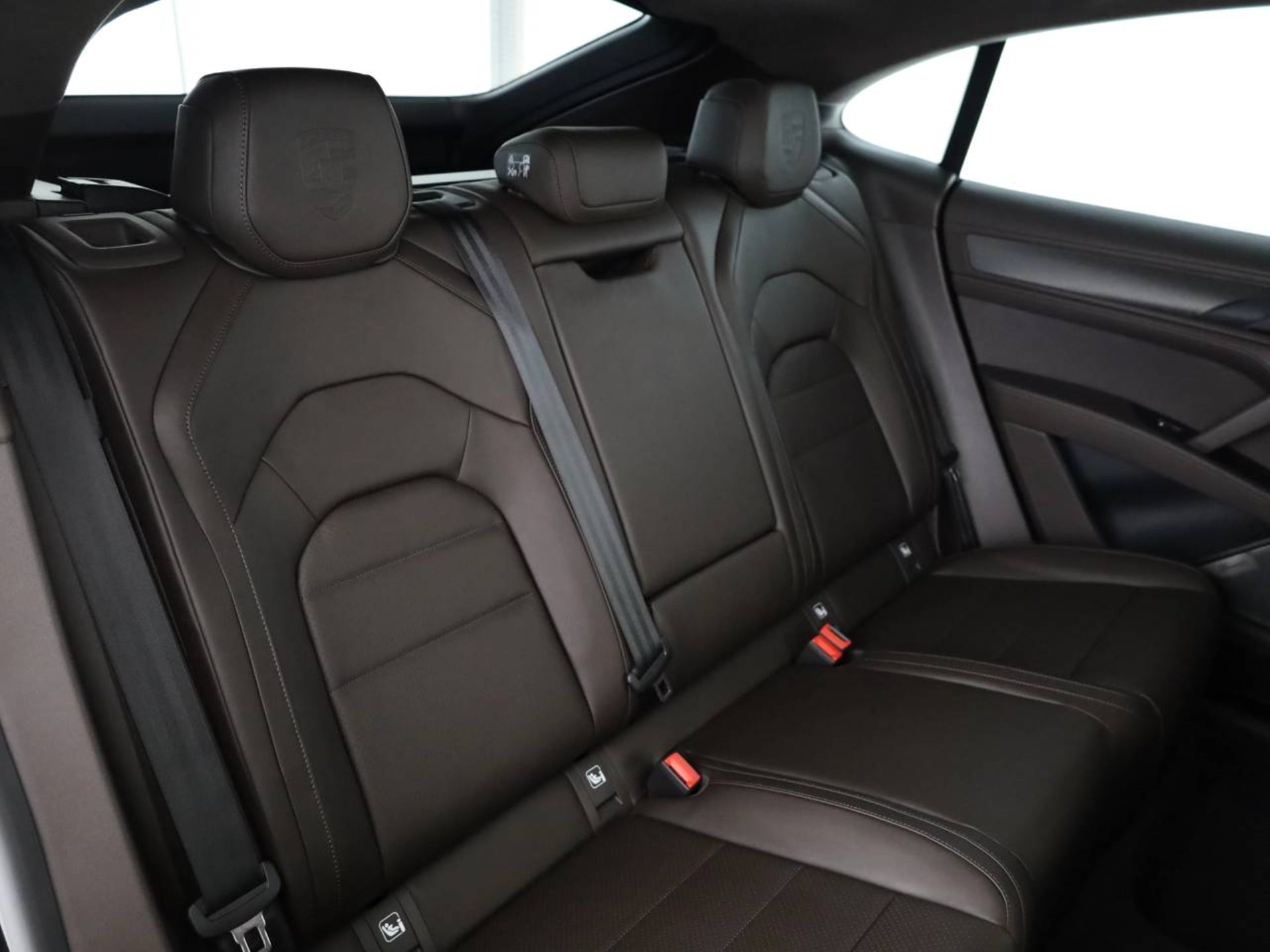 PORSCHE Cayenne Turbo Coupé Electric-image-16