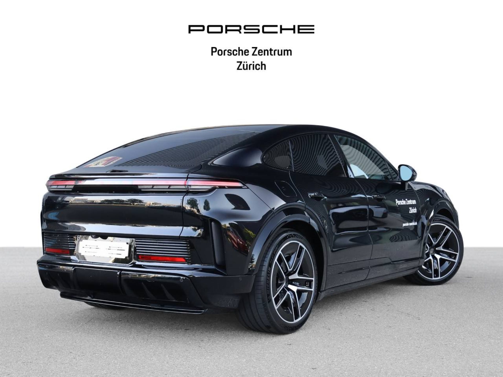 PORSCHE Cayenne Turbo Coupé Electric-image-5