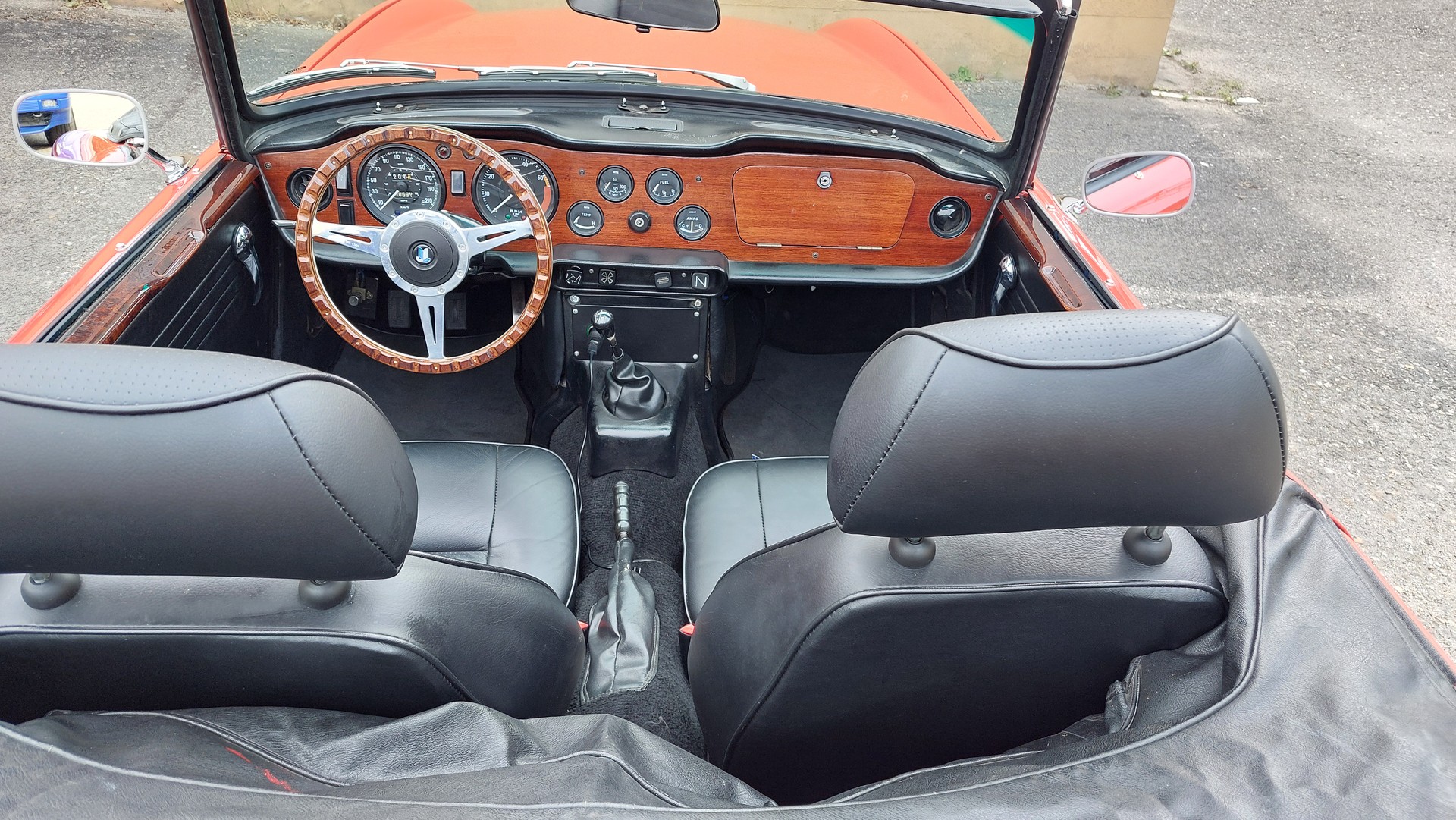 TRIUMPH TR6-image-8