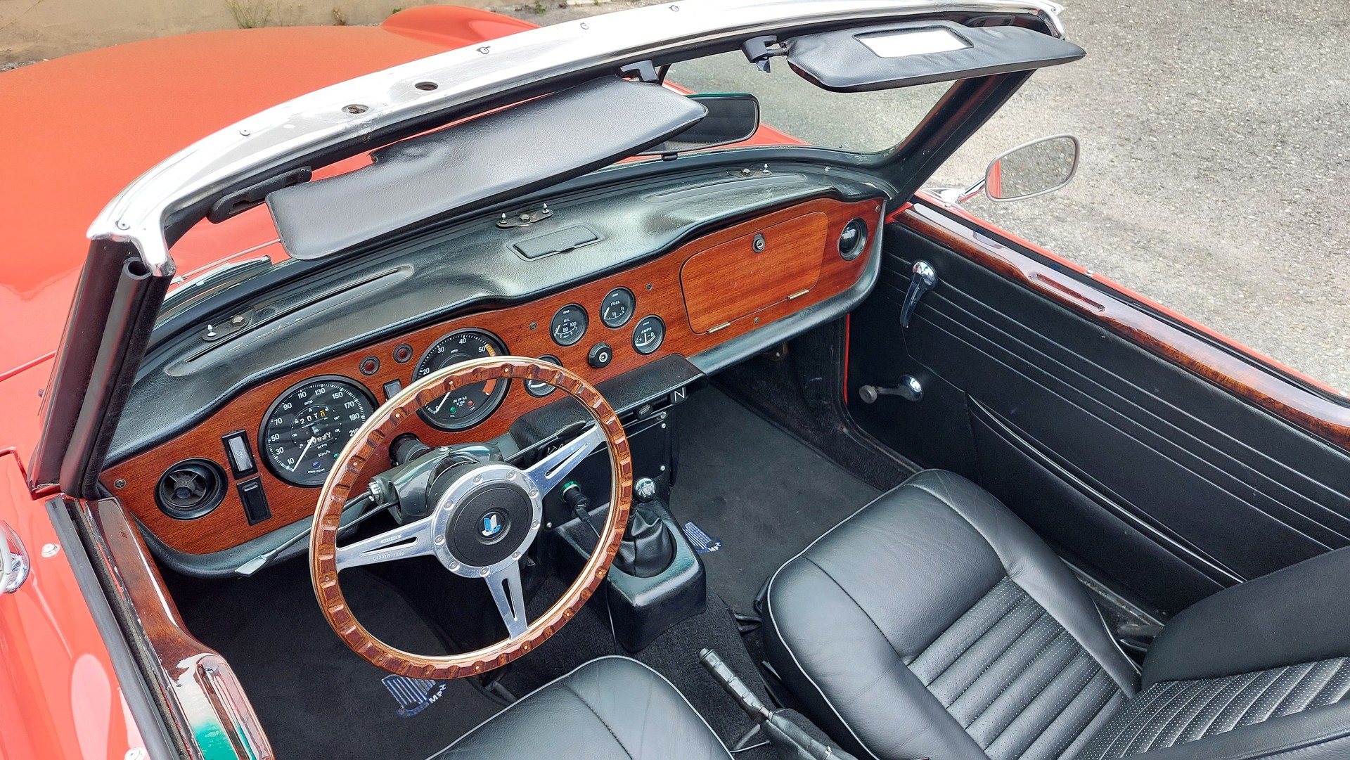 TRIUMPH TR6-image-5