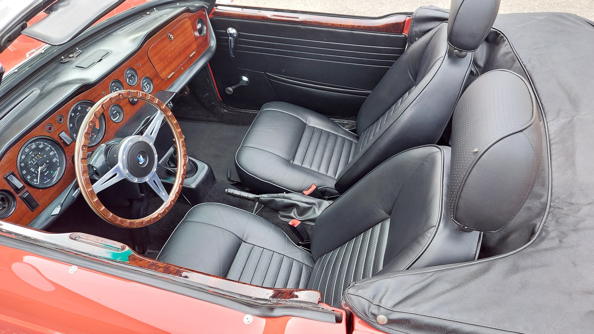 TRIUMPH TR6-image-7