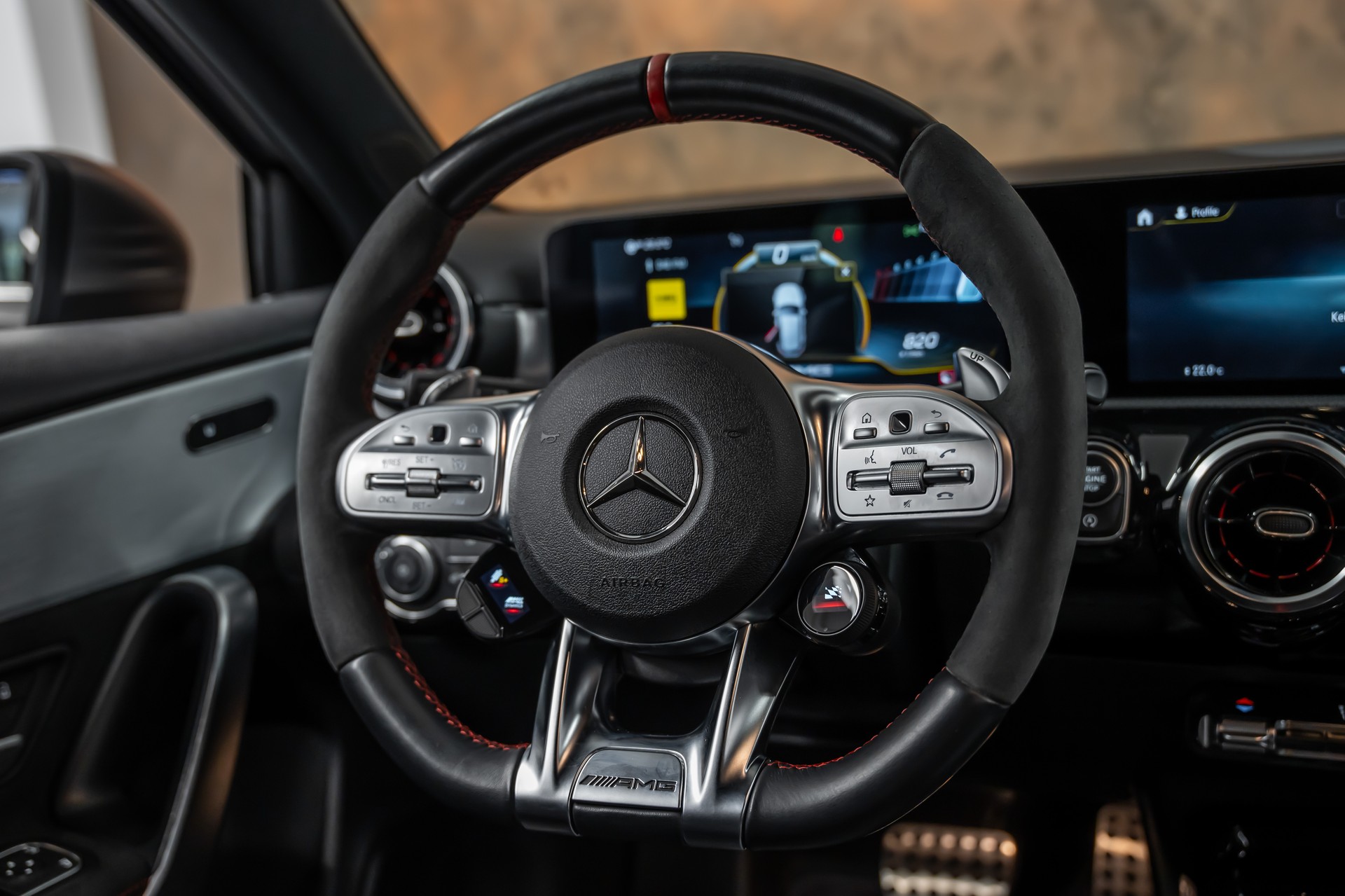 MERCEDES-BENZ A 45 AMG 4Matic+ Speedshift *Magno-Grau*AMG-Abgasanlage*AMG-Performance*-image-16