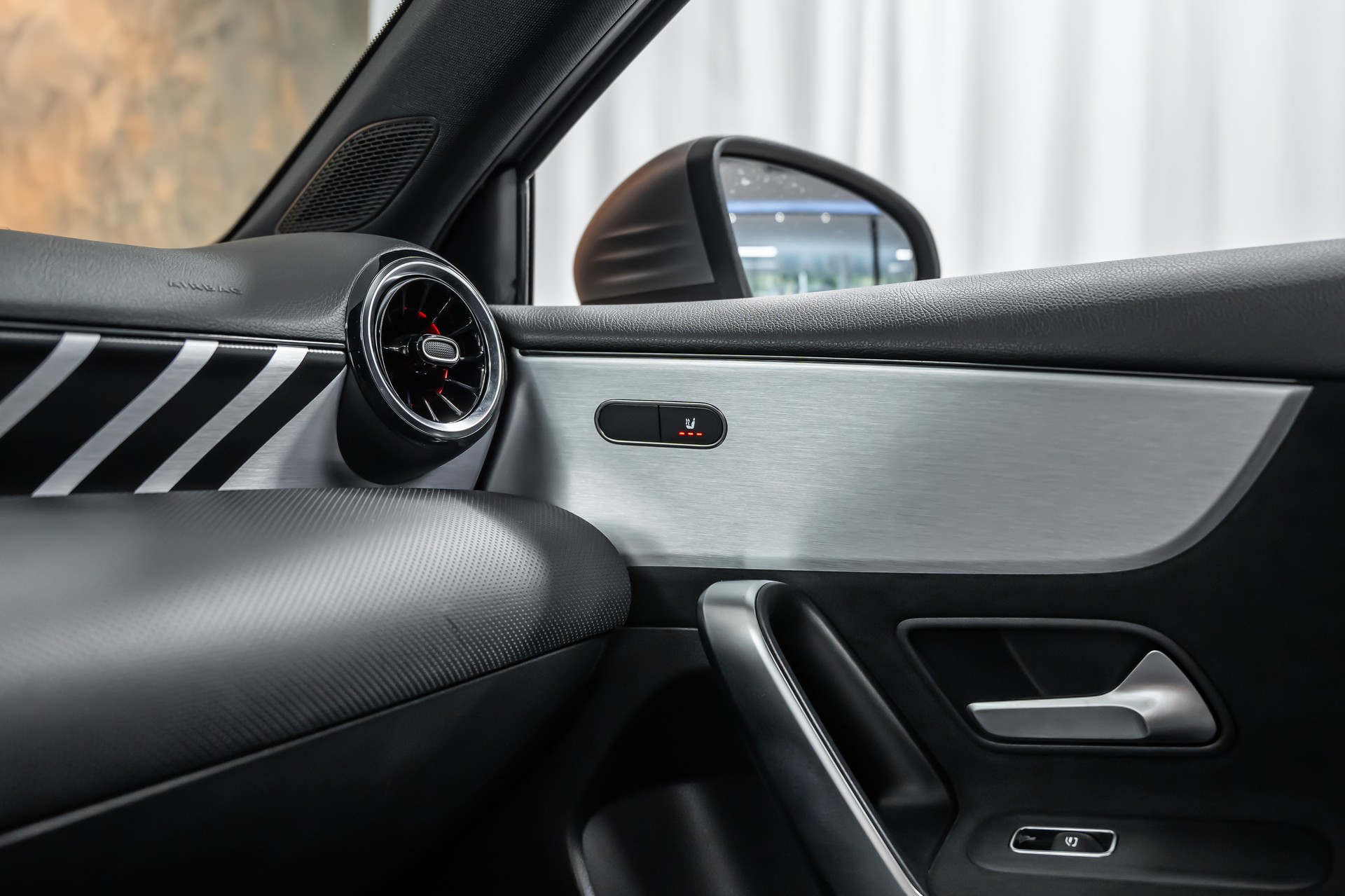 MERCEDES-BENZ A 45 AMG 4Matic+ Speedshift *Magno-Grau*AMG-Abgasanlage*AMG-Performance*-image-25