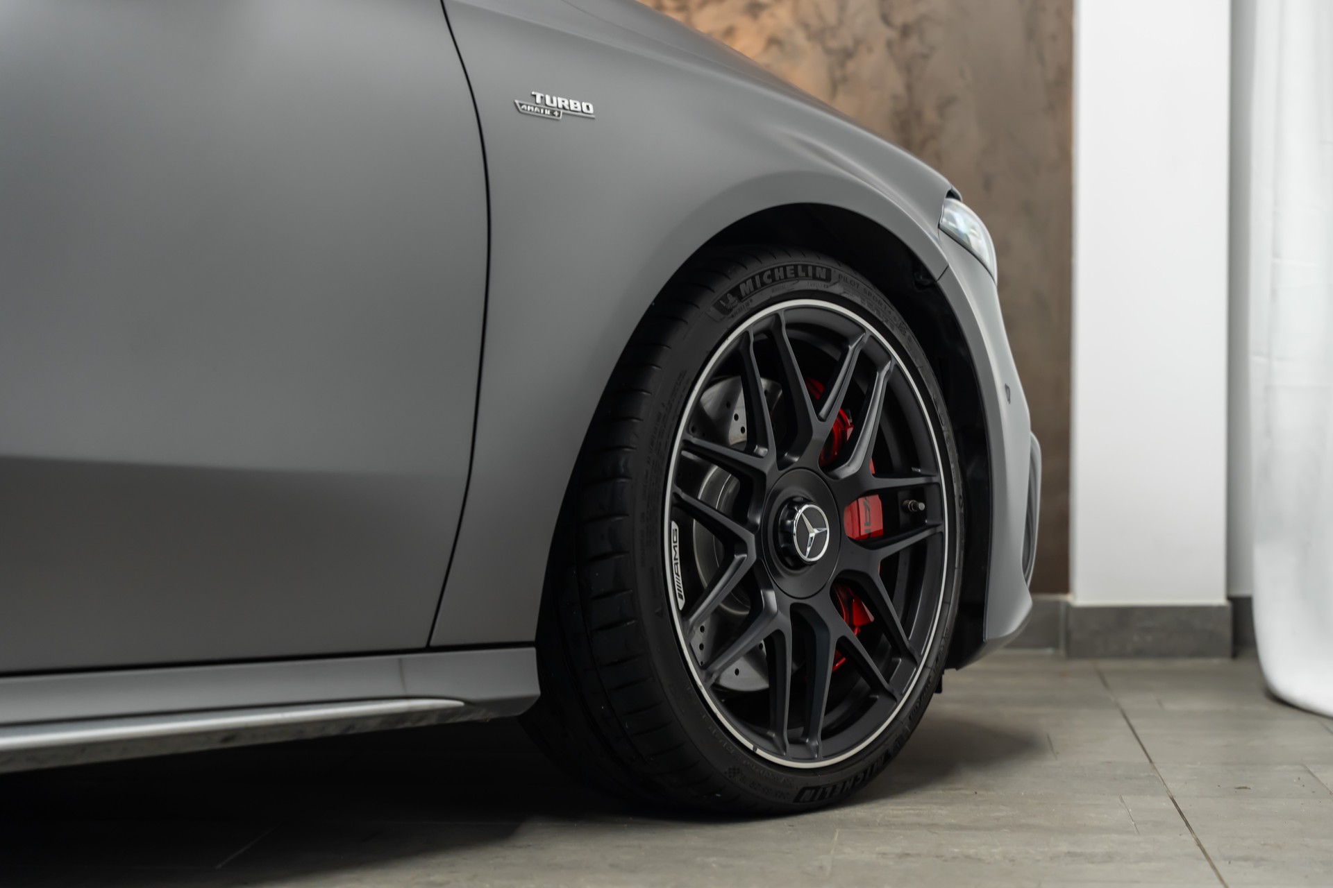 MERCEDES-BENZ A 45 AMG 4Matic+ Speedshift *Magno-Grau*AMG-Abgasanlage*AMG-Performance*-image-8