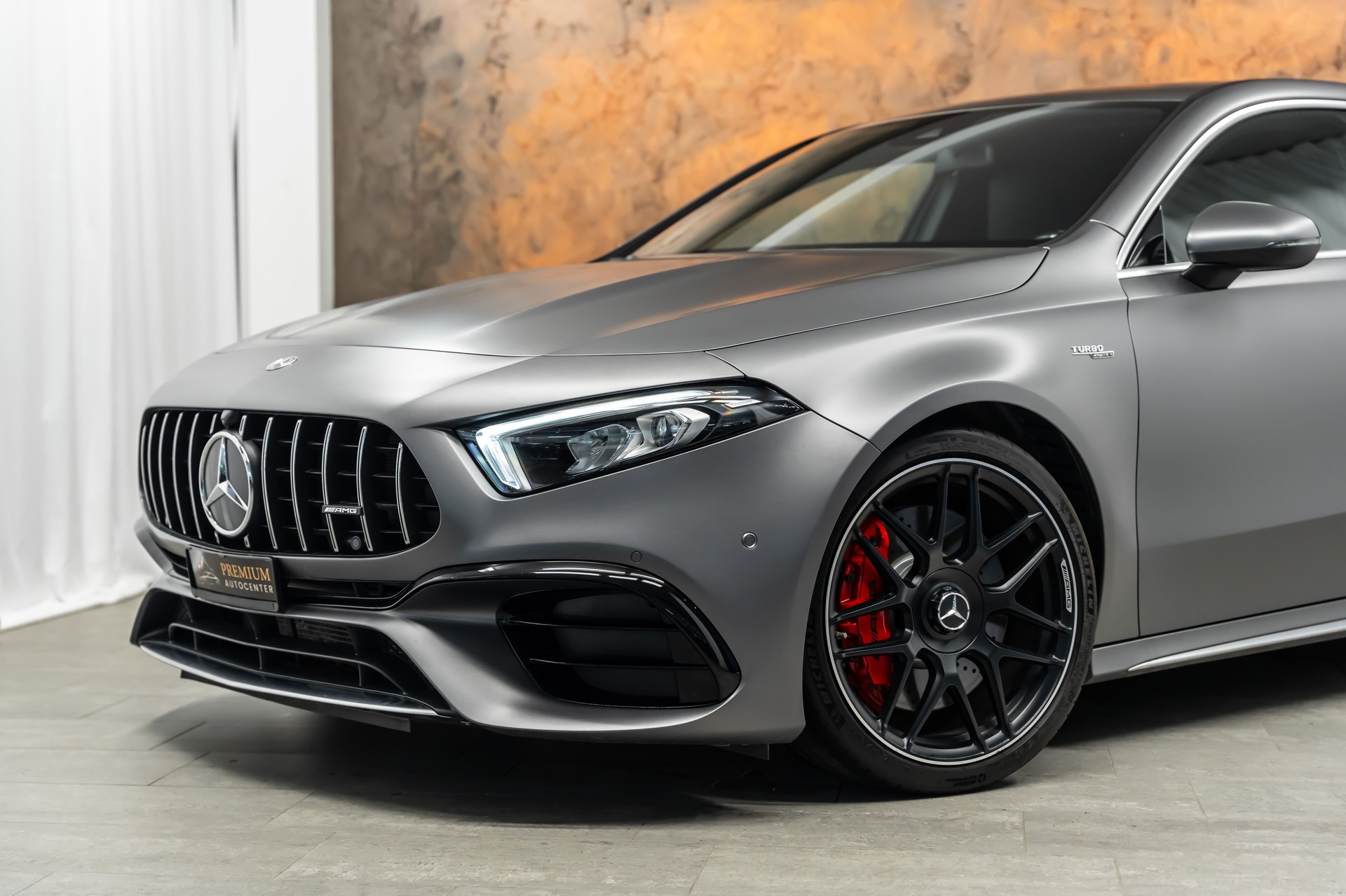 MERCEDES-BENZ A 45 AMG 4Matic+ Speedshift *Magno-Grau*AMG-Abgasanlage*AMG-Buttons*Race-Modus*-showroom-element-1