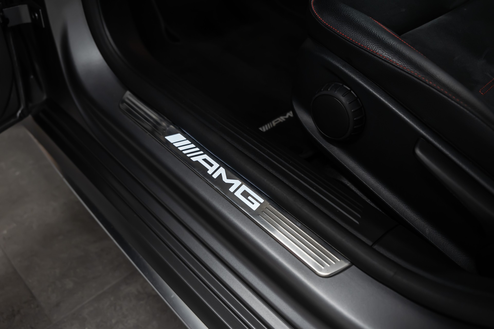 MERCEDES-BENZ A 45 AMG 4Matic+ Speedshift *Magno-Grau*AMG-Abgasanlage*AMG-Performance*-image-18