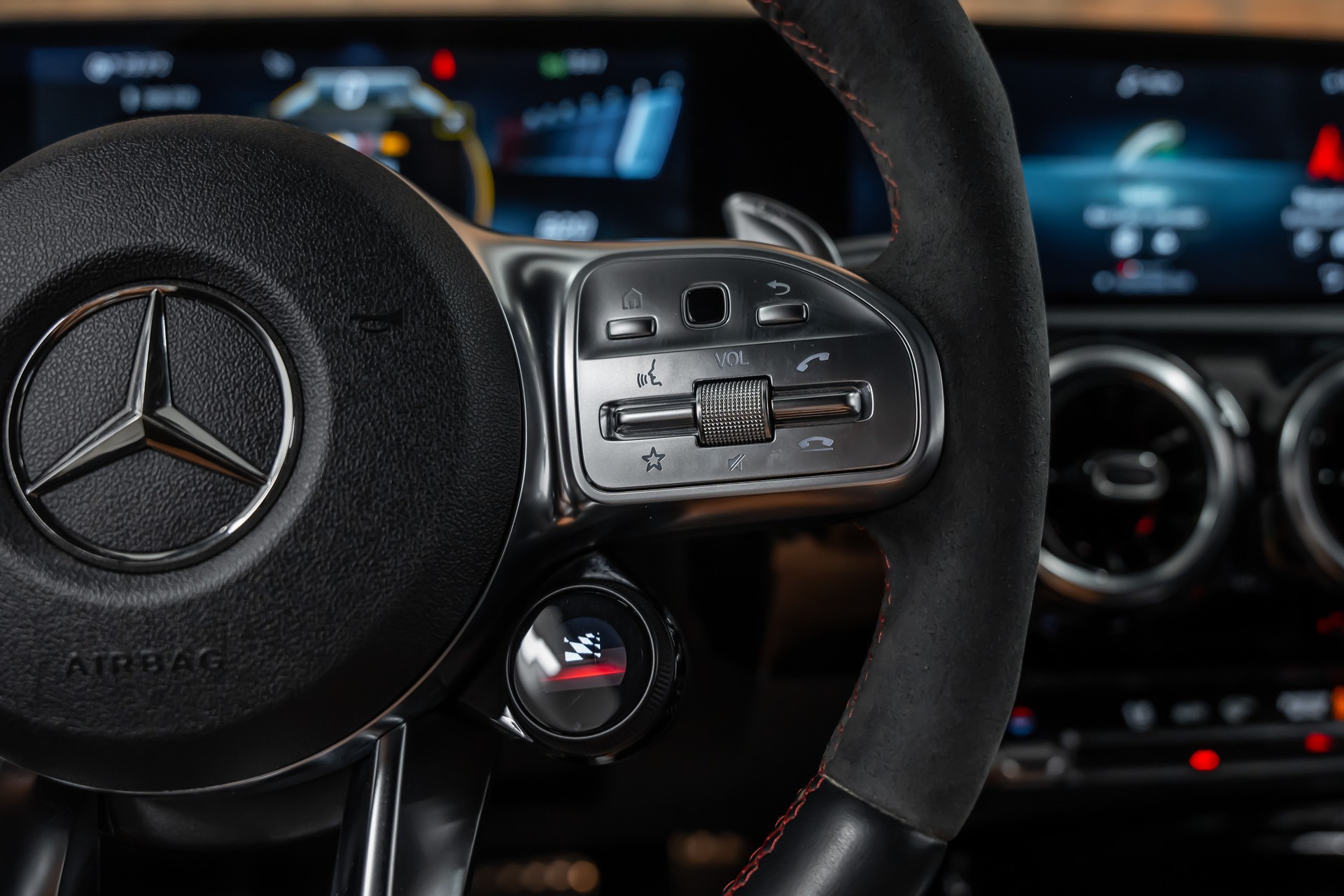 MERCEDES-BENZ A 45 AMG 4Matic+ Speedshift *Magno-Grau*AMG-Abgasanlage*AMG-Performance*-image-20