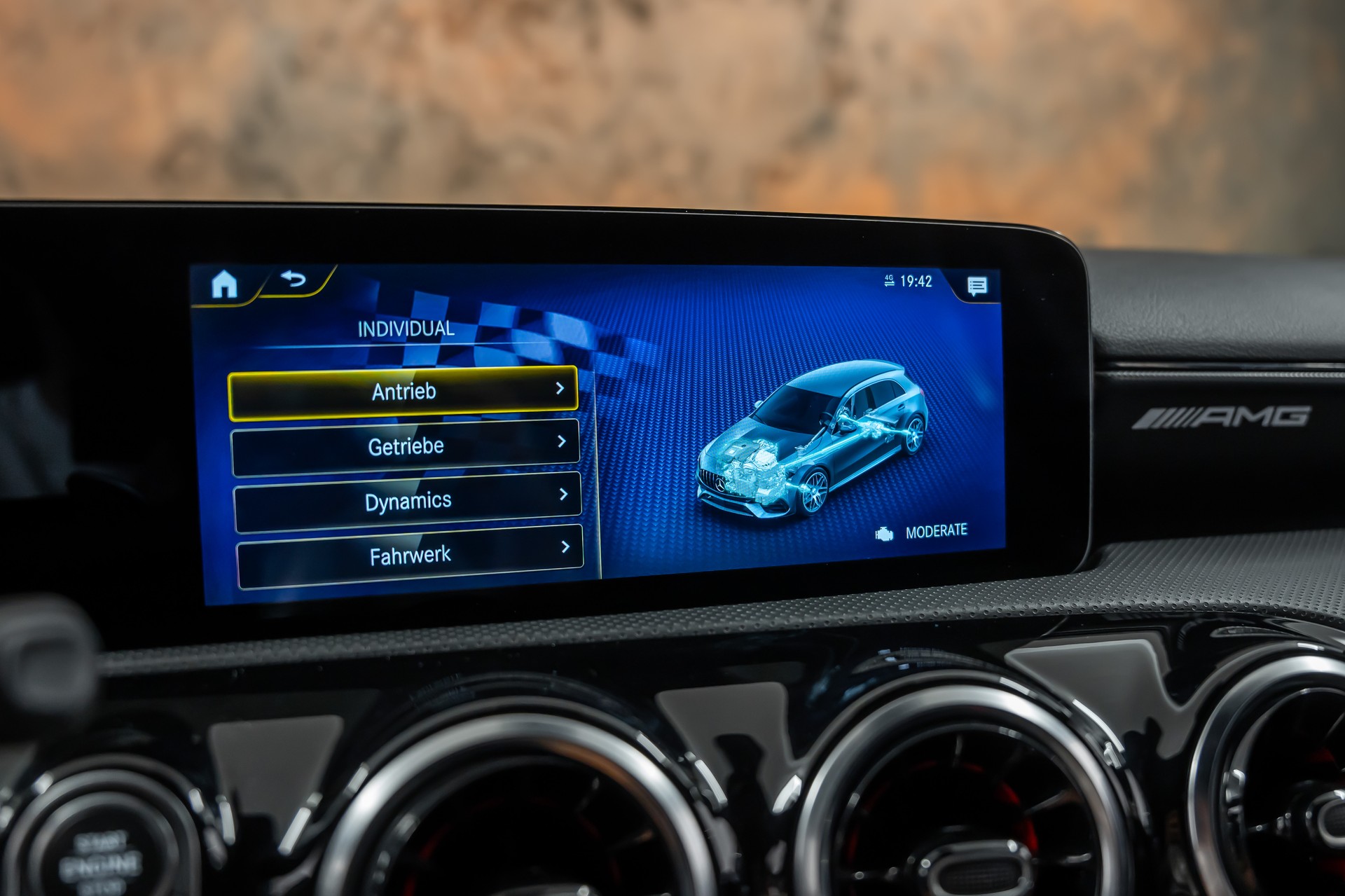 MERCEDES-BENZ A 45 AMG 4Matic+ Speedshift *Magno-Grau*AMG-Abgasanlage*AMG-Performance*-image-27