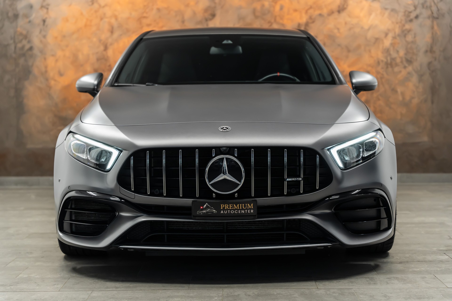 MERCEDES-BENZ A 45 AMG 4Matic+ Speedshift *Magno-Grau*AMG-Abgasanlage*AMG-Performance*-image-5