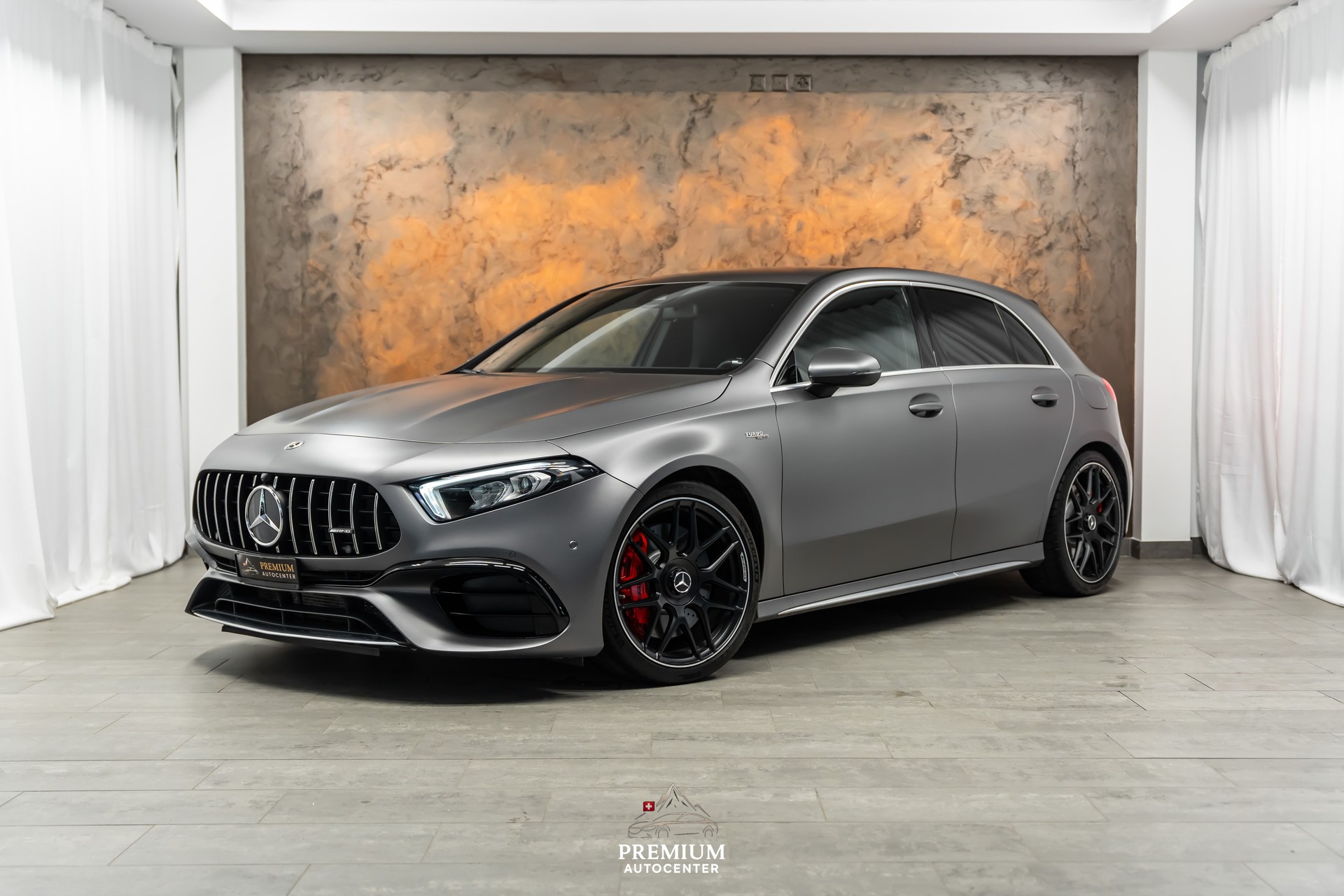 MERCEDES-BENZ A 45 AMG 4Matic+ Speedshift *Magno-Grau*AMG-Abgasanlage*AMG-Buttons*Race-Modus*