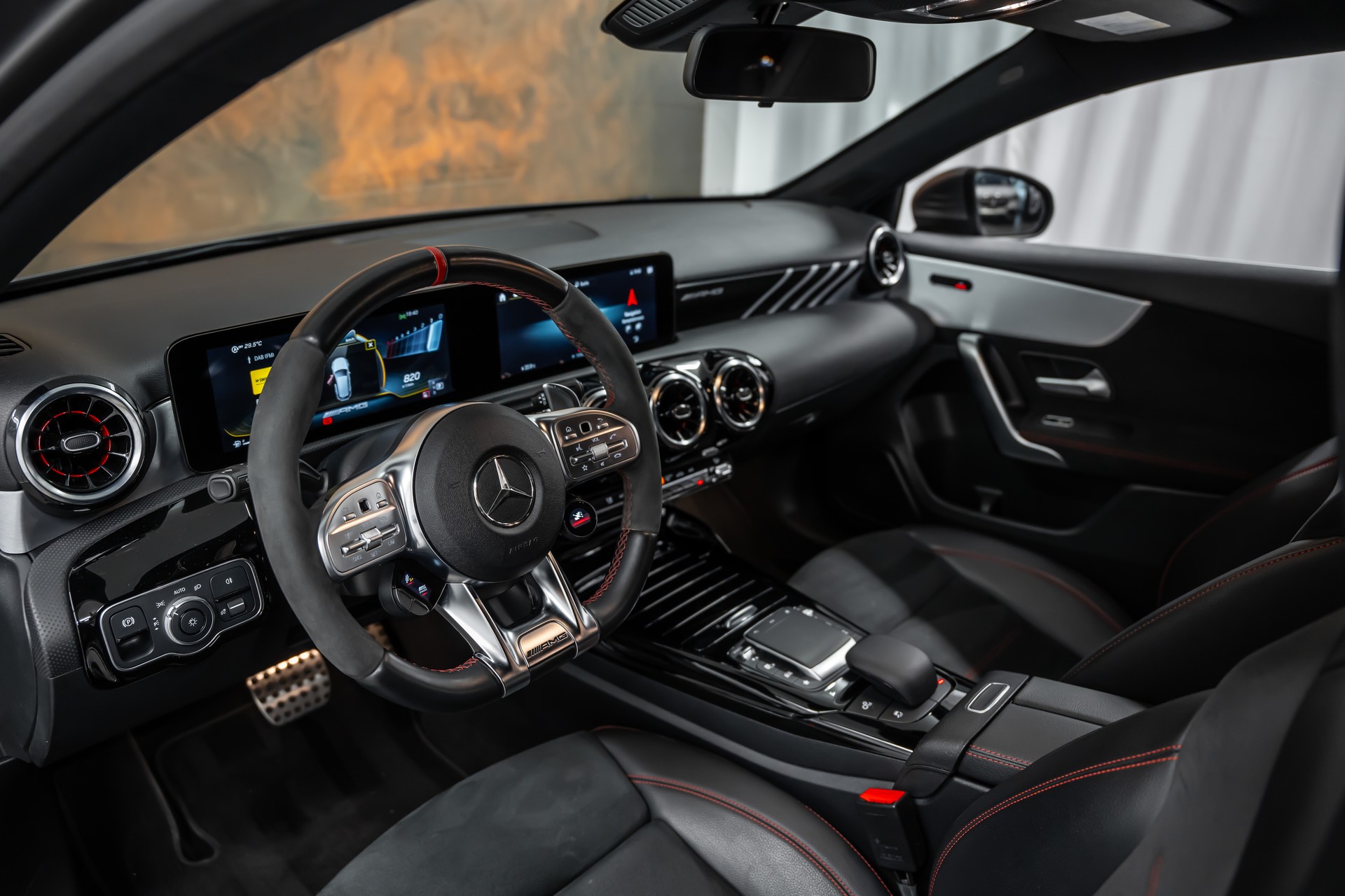 MERCEDES-BENZ A 45 AMG 4Matic+ Speedshift *Magno-Grau*AMG-Abgasanlage*AMG-Performance*-image-10