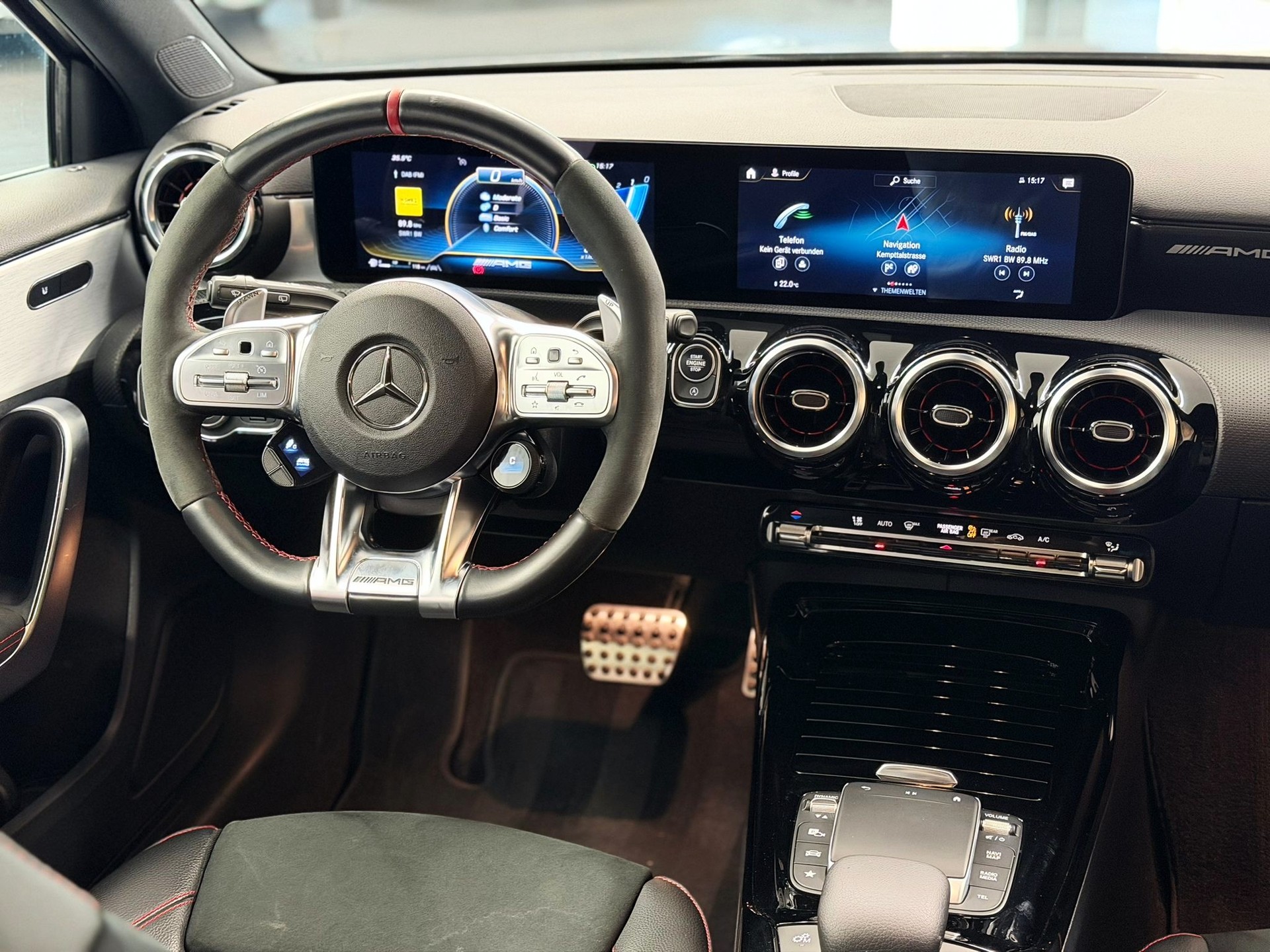 MERCEDES-BENZ A 45 AMG 4Matic+ Speedshift *Magno-Grau*AMG-Abgasanlage*AMG-Buttons*Race-Modus*-image-6