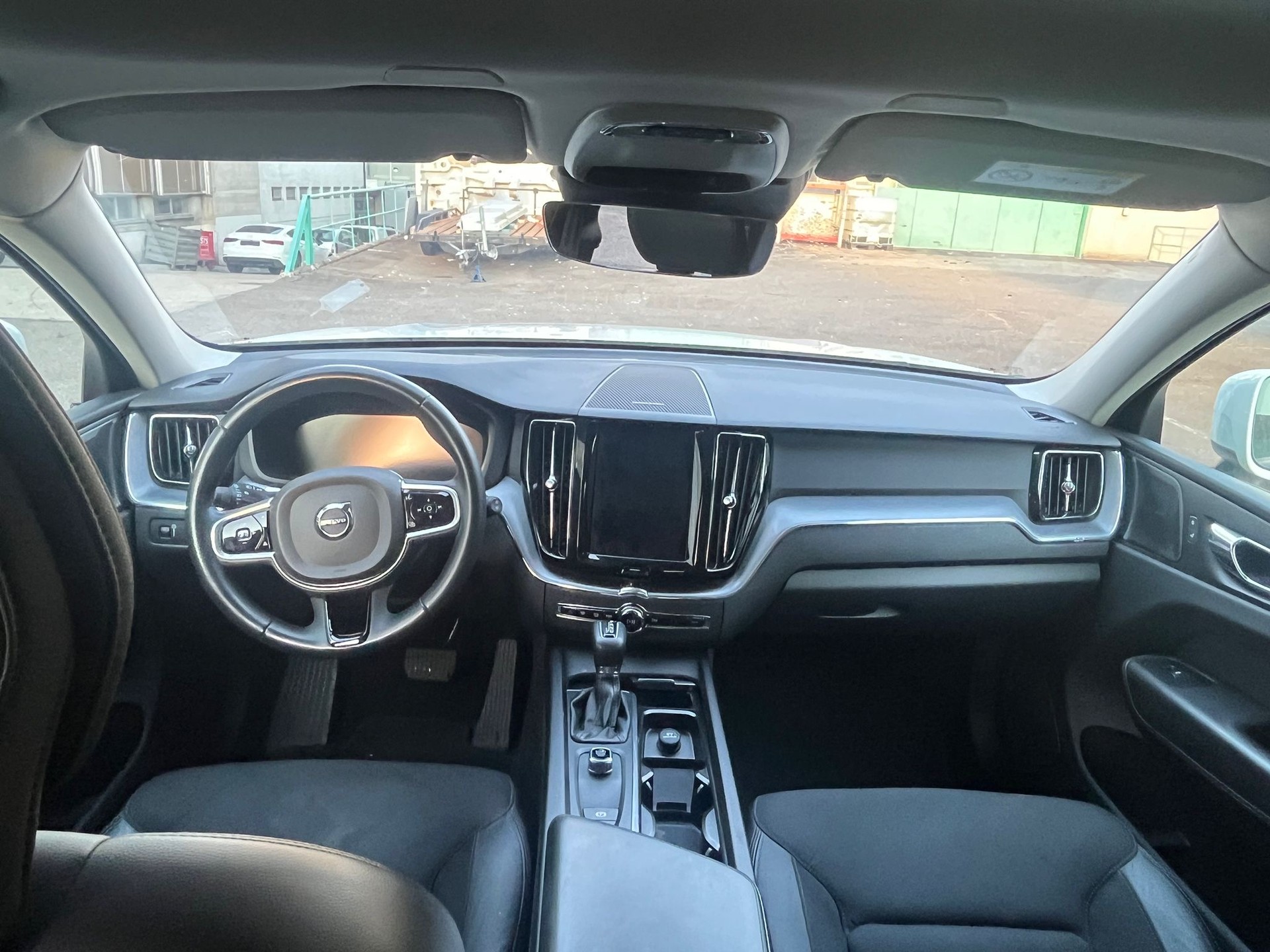 VOLVO XC60 D4 AWD Momentum Geartronic-image-14